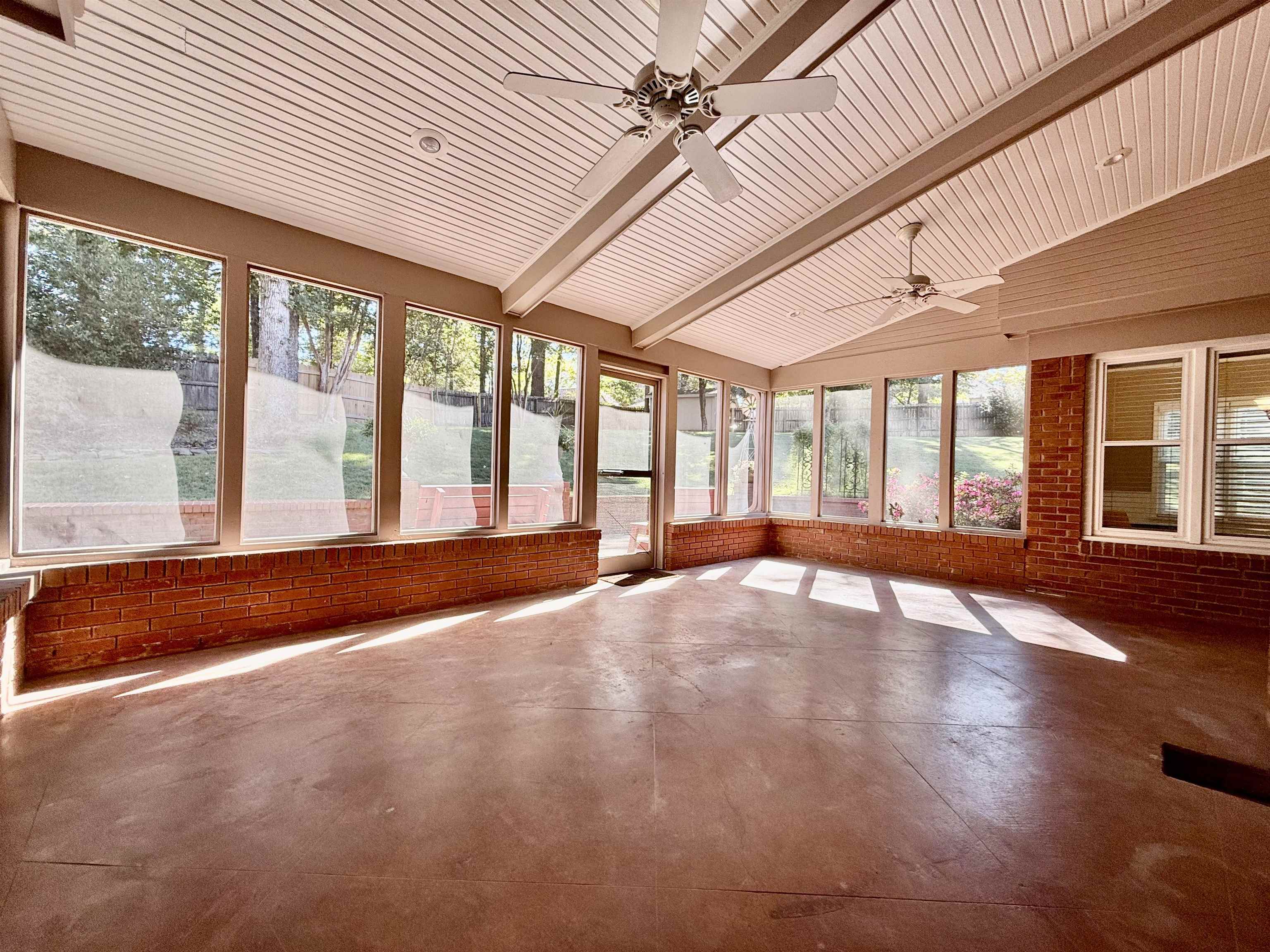 9427 MORNING WOODS CV