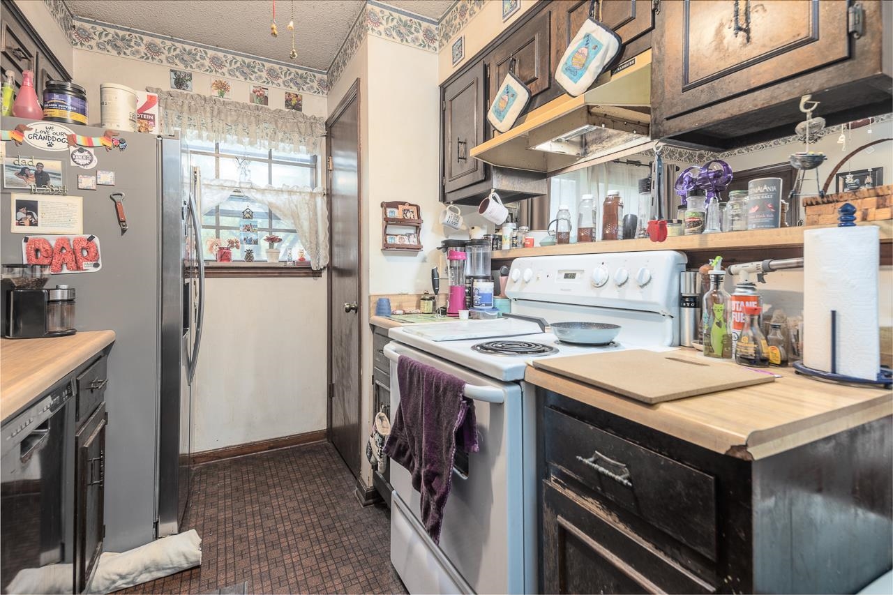 6040 CASCADE HILL CV