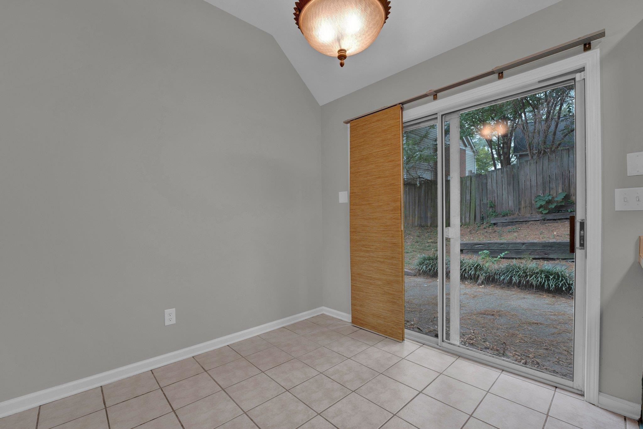 8168 WALNUT KNOLL CV