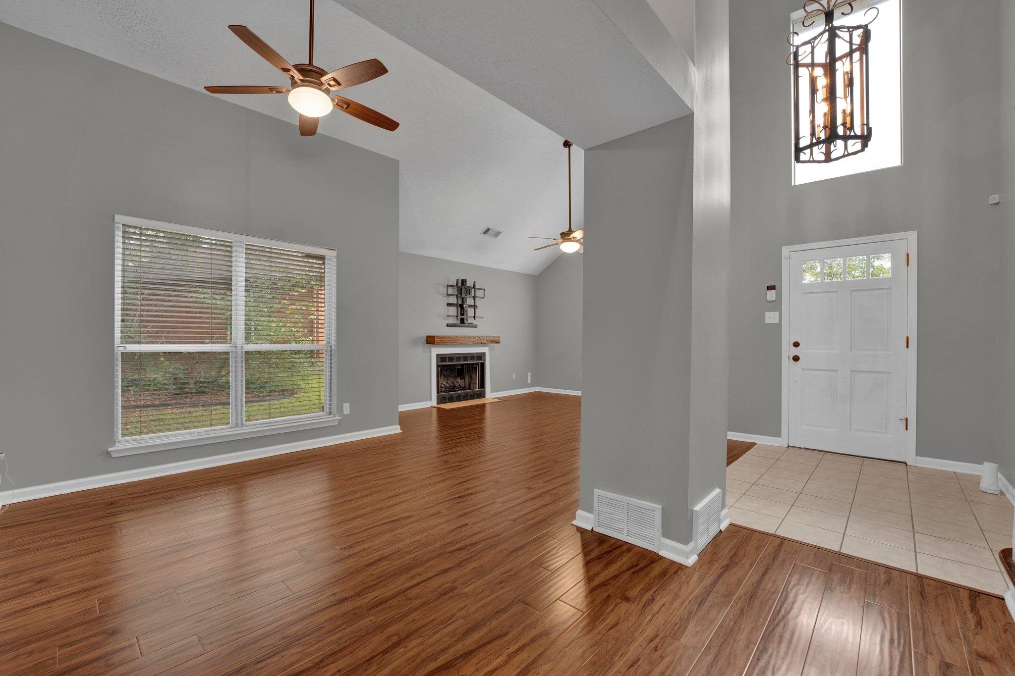 8168 WALNUT KNOLL CV