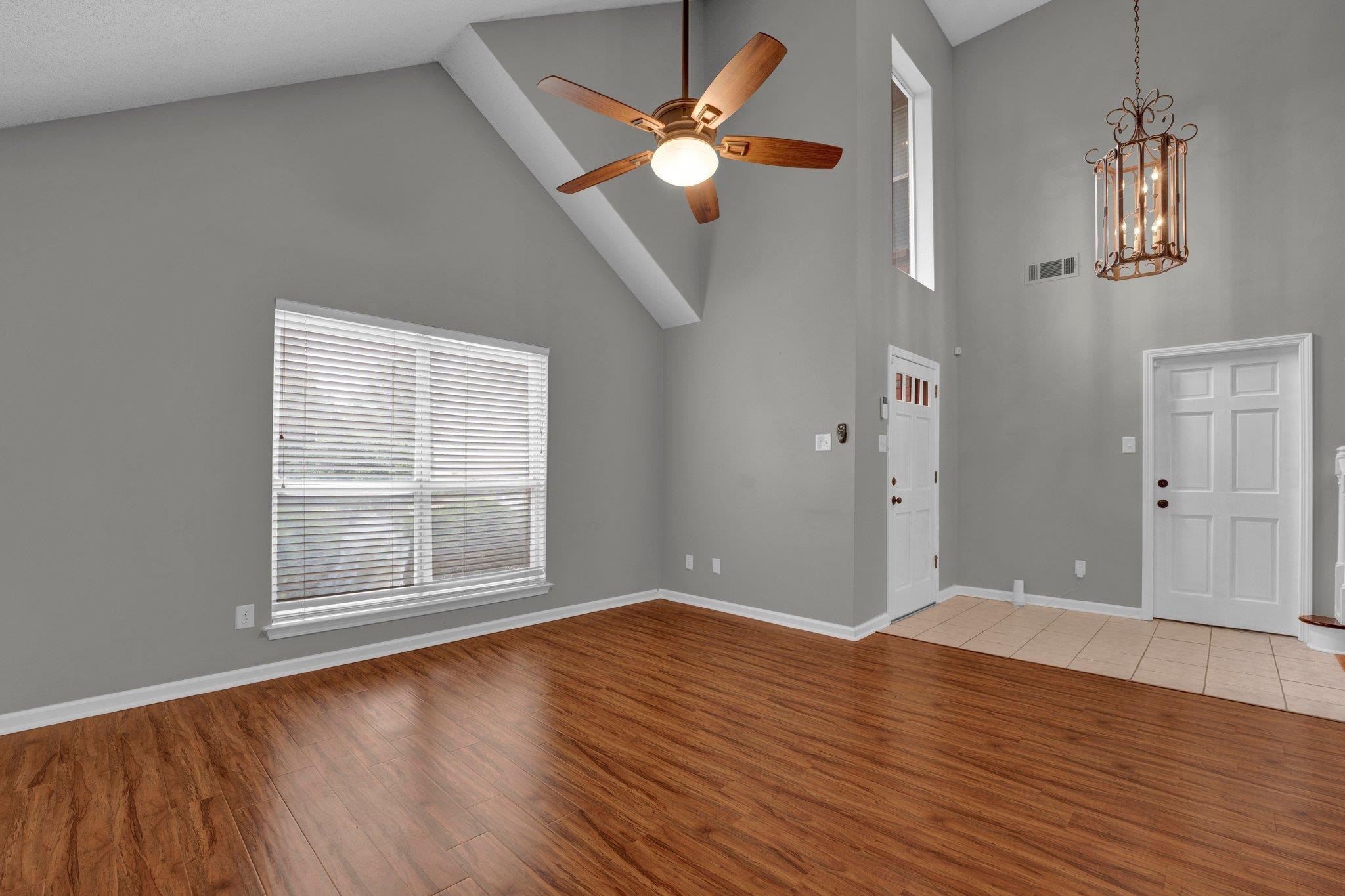 8168 WALNUT KNOLL CV