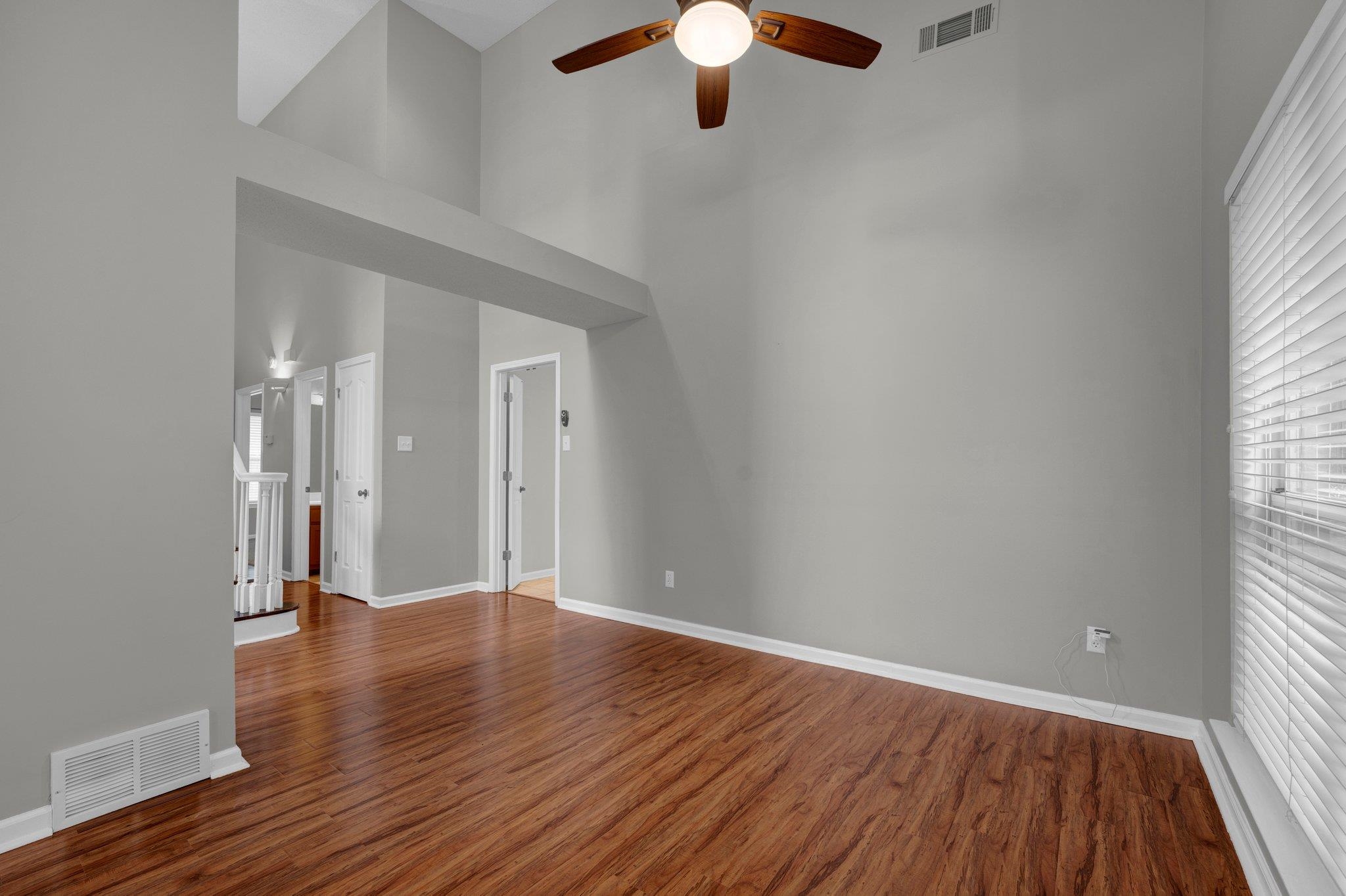 8168 WALNUT KNOLL CV