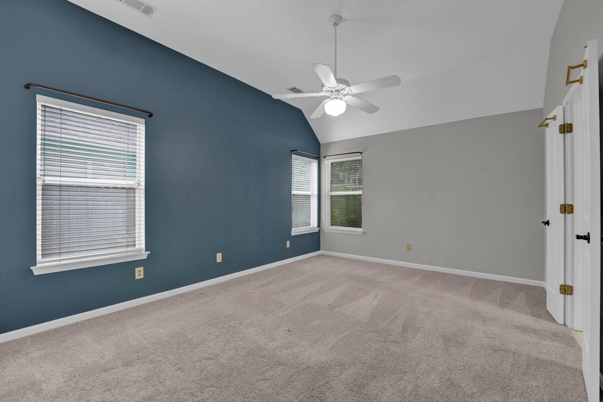 8168 WALNUT KNOLL CV