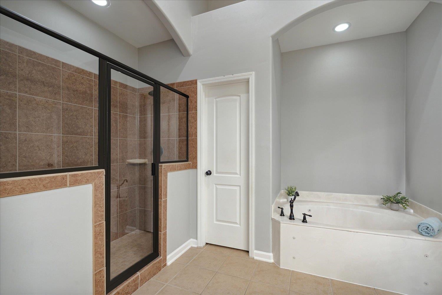 12091 BROOKS VILLAGE DR