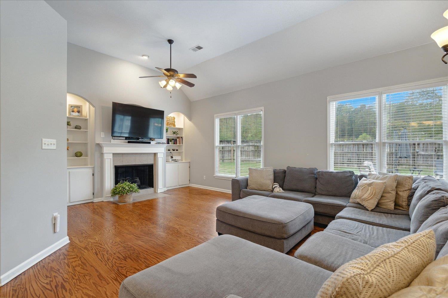 12091 BROOKS VILLAGE DR