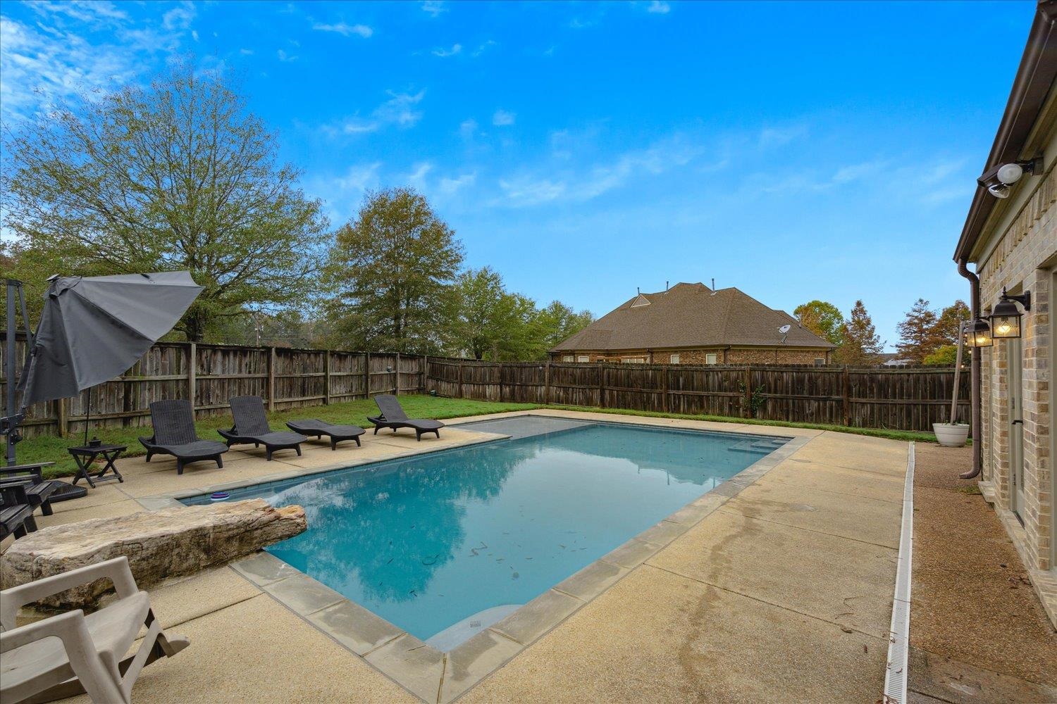 12091 BROOKS VILLAGE DR