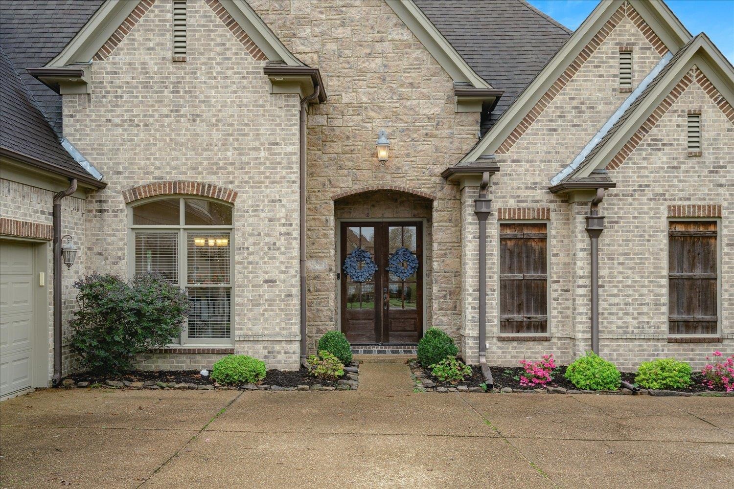 12091 BROOKS VILLAGE DR