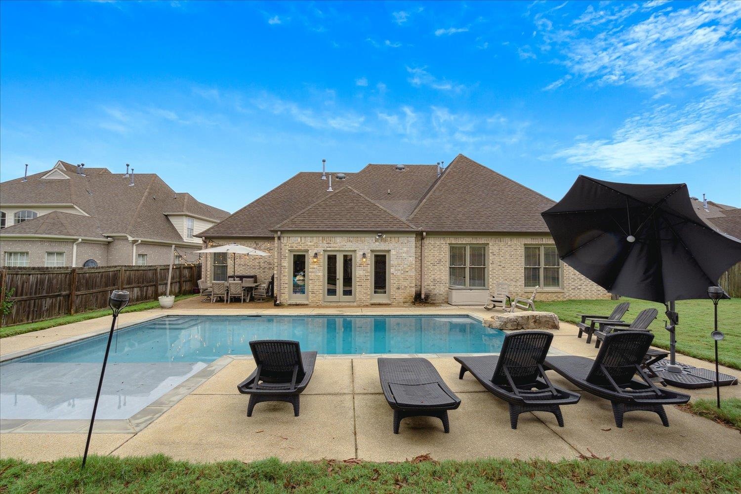 12091 BROOKS VILLAGE DR