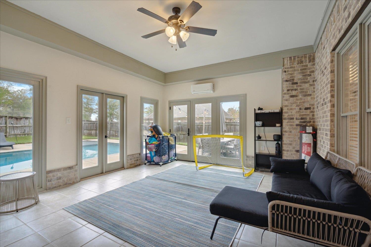 12091 BROOKS VILLAGE DR