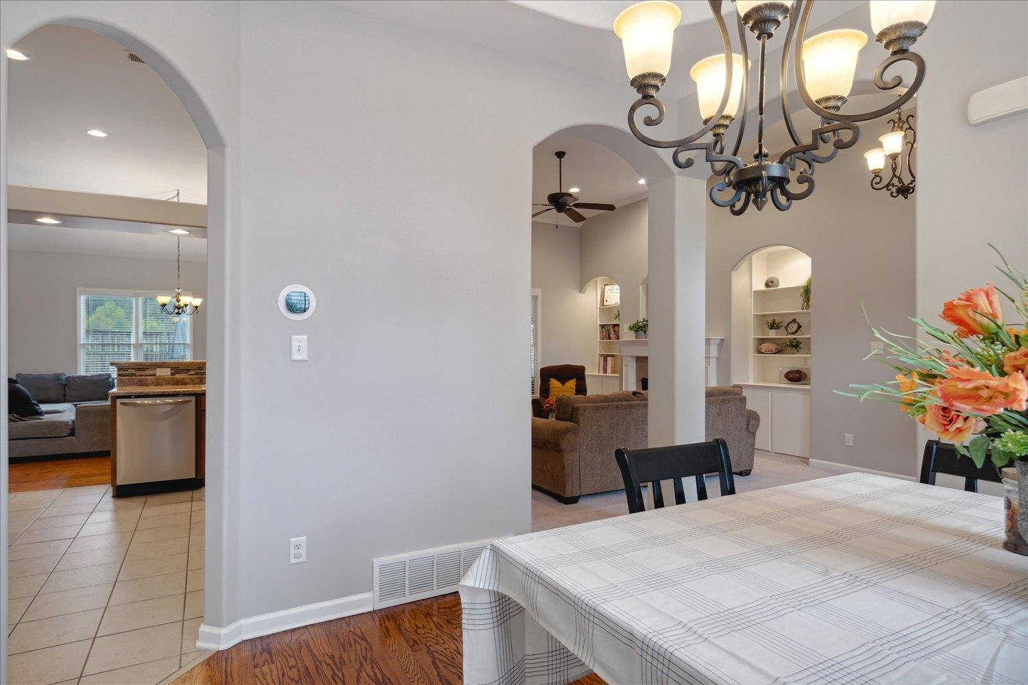 12091 BROOKS VILLAGE DR