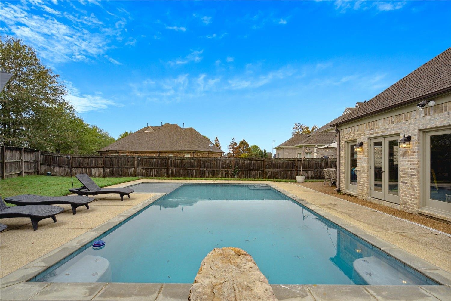 12091 BROOKS VILLAGE DR