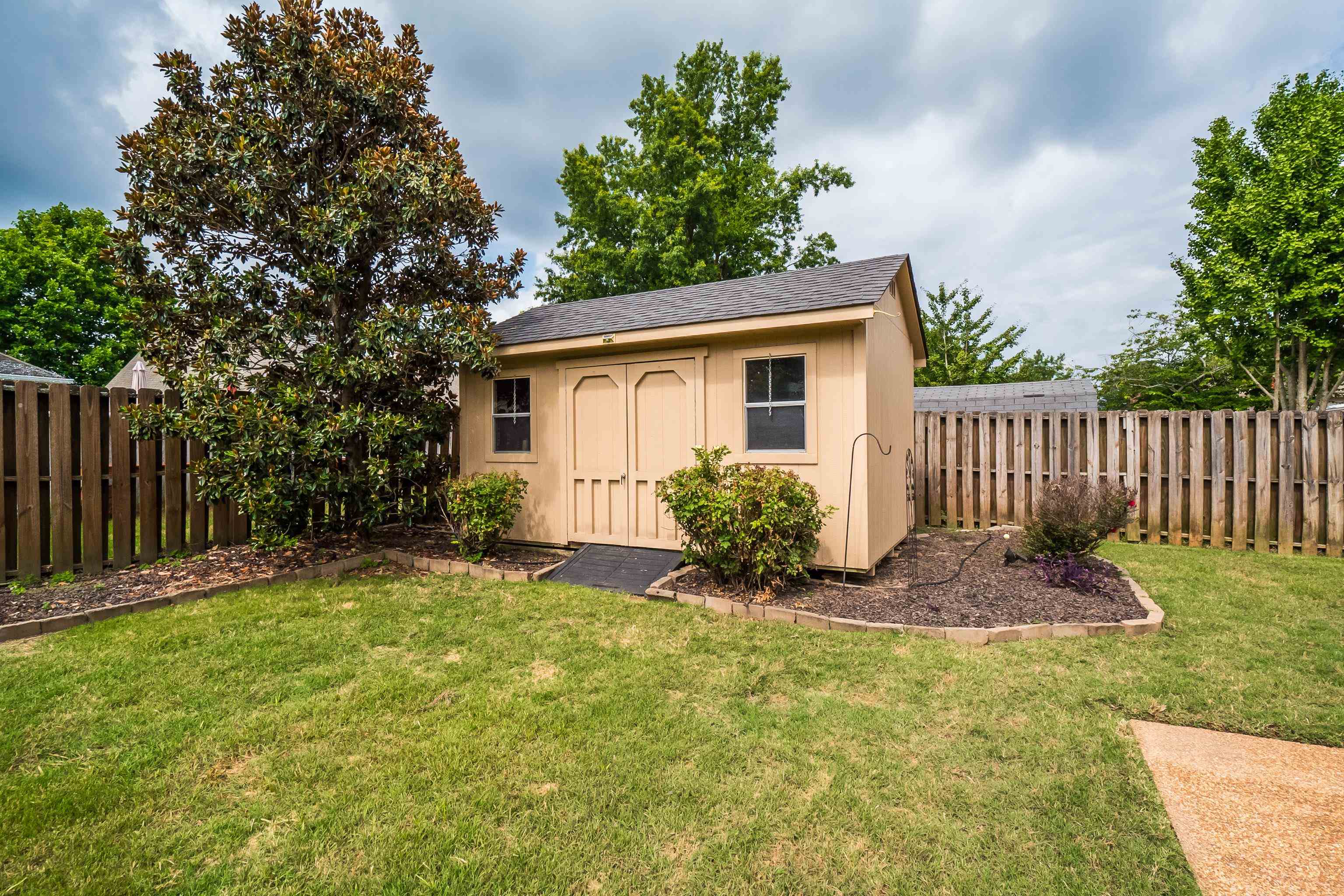 9633 PINE POINT DR
