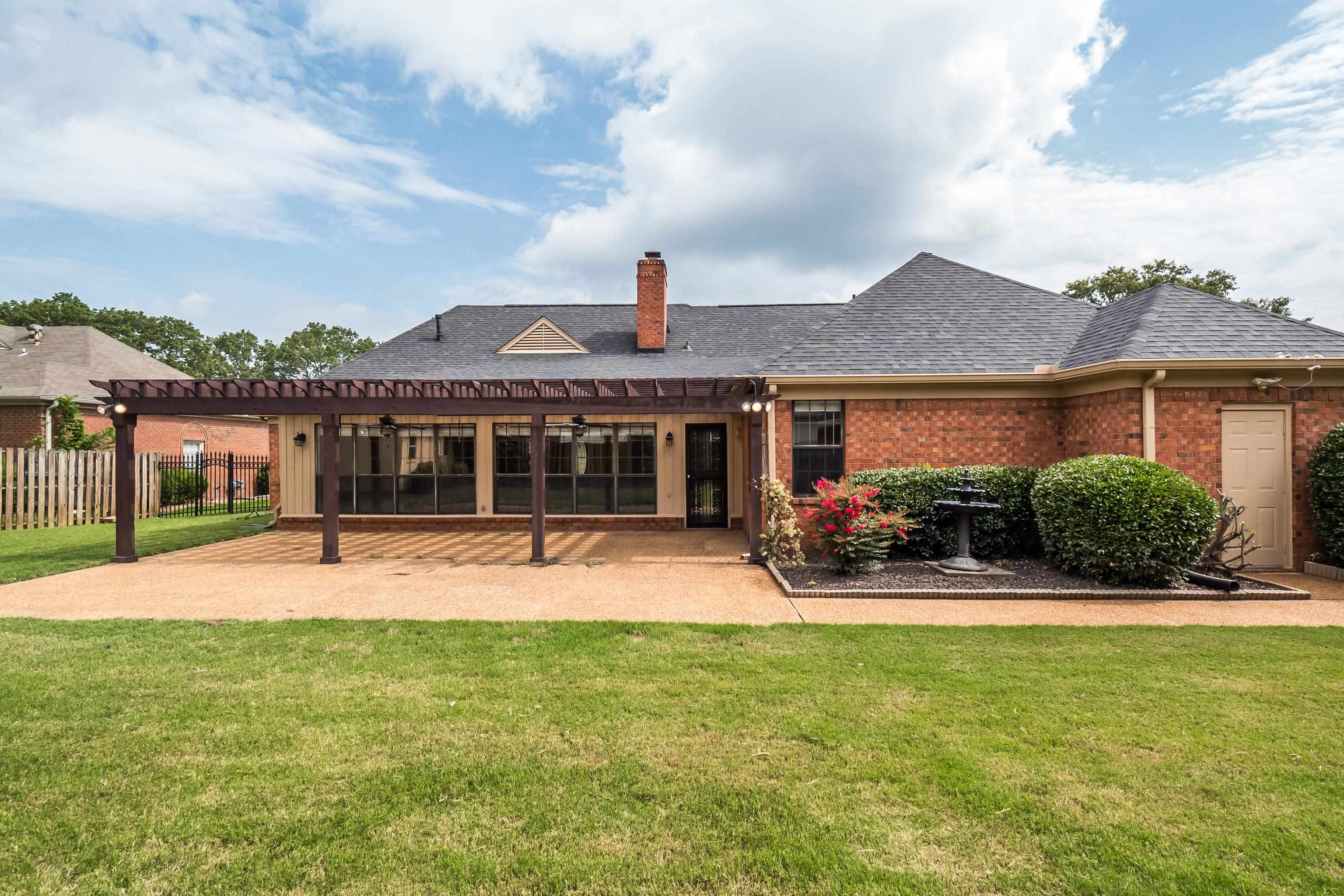 9633 PINE POINT DR