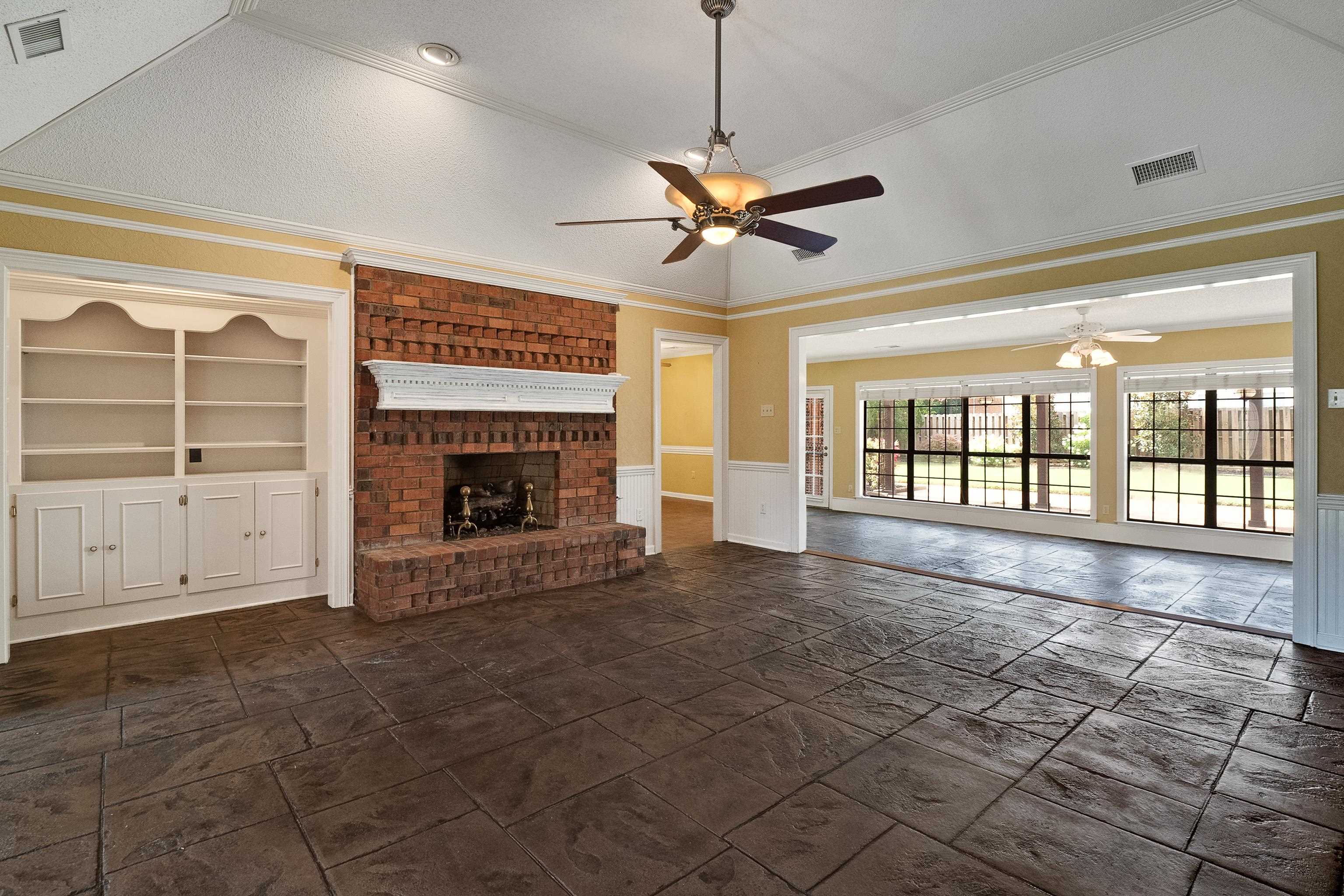 9633 PINE POINT DR