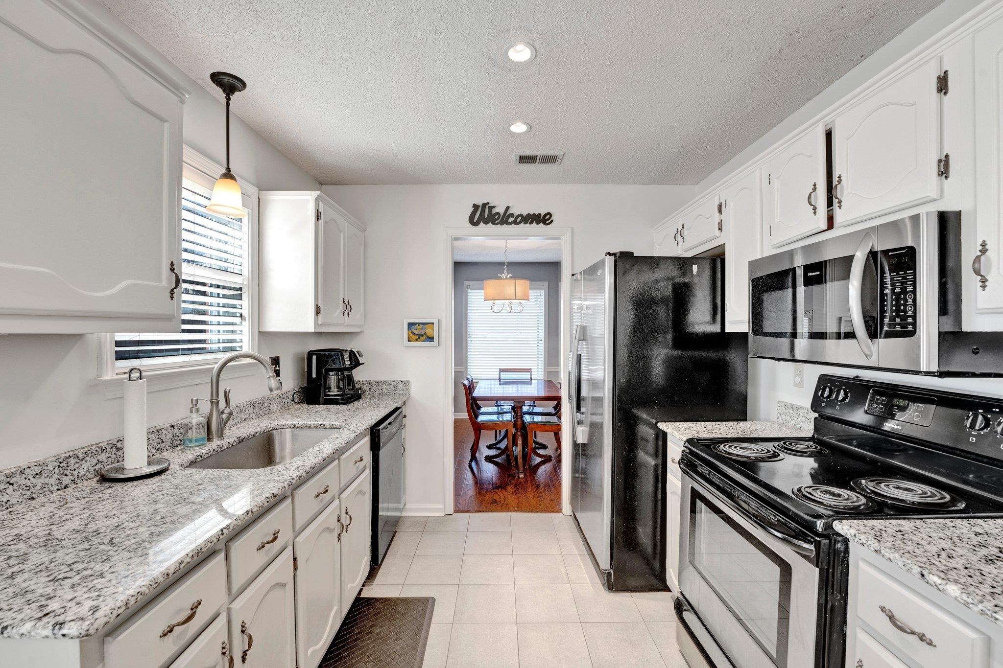 9652 MEADOW GREEN CV