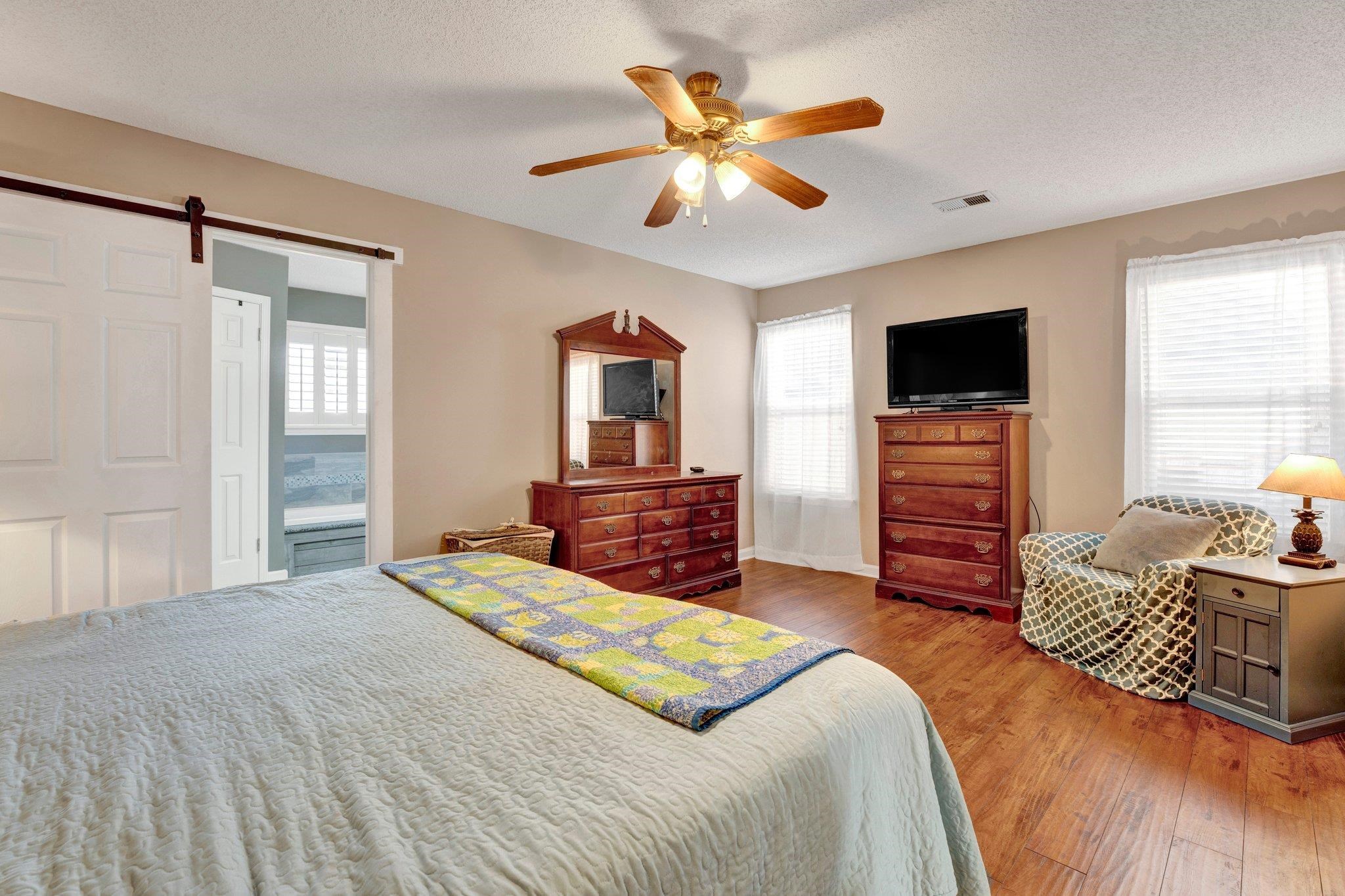 9652 MEADOW GREEN CV