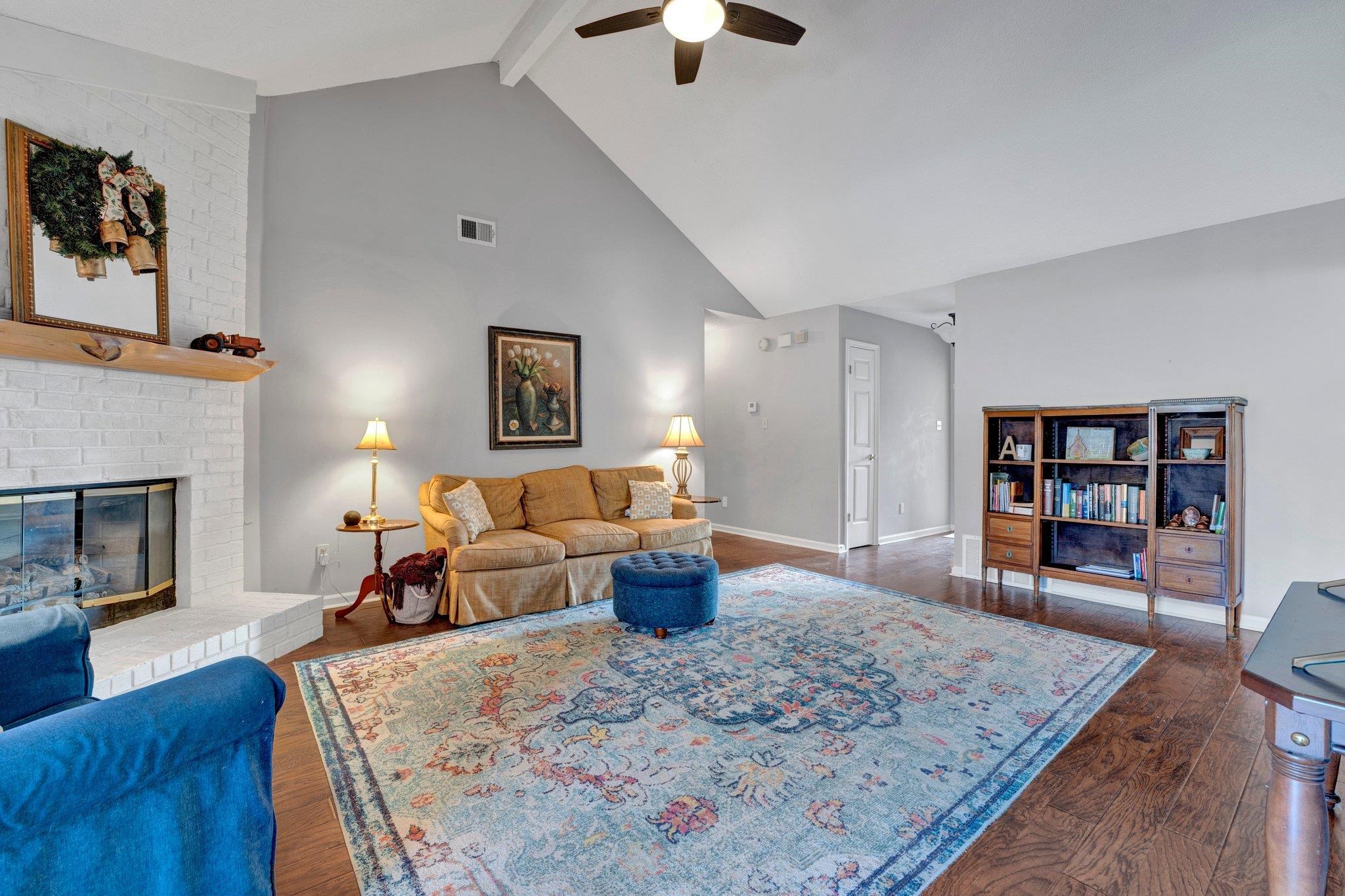 9652 MEADOW GREEN CV