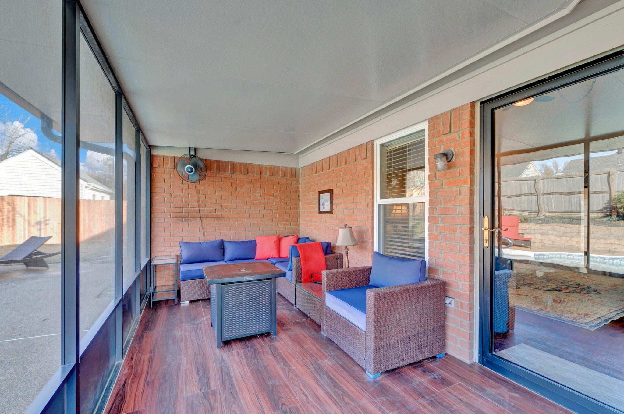 9652 MEADOW GREEN CV