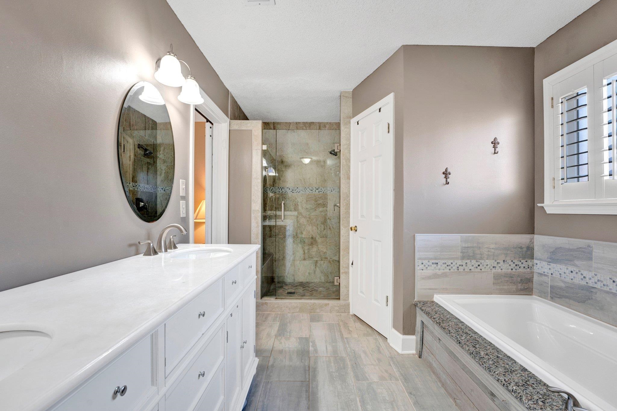 9652 MEADOW GREEN CV