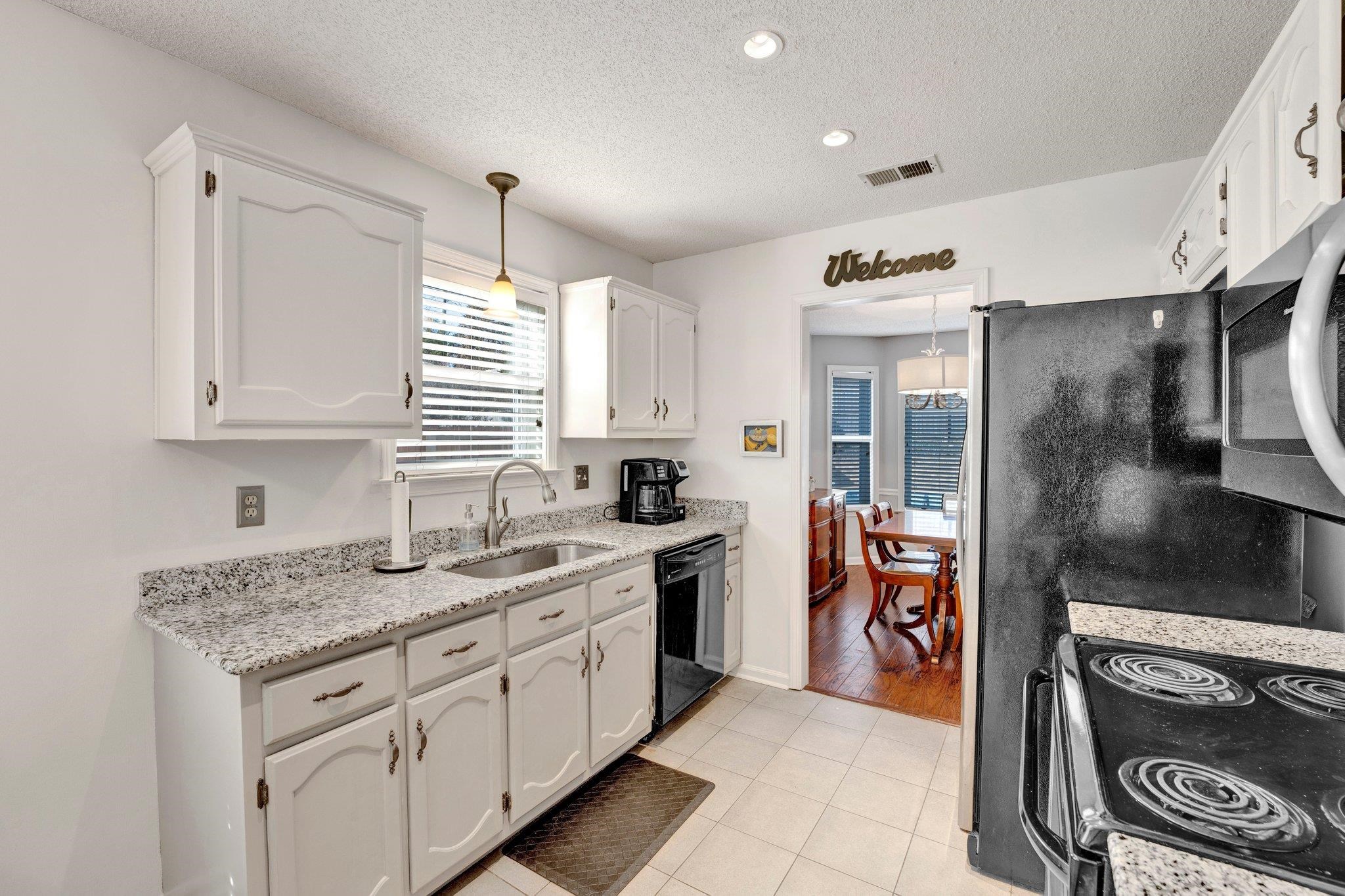 9652 MEADOW GREEN CV