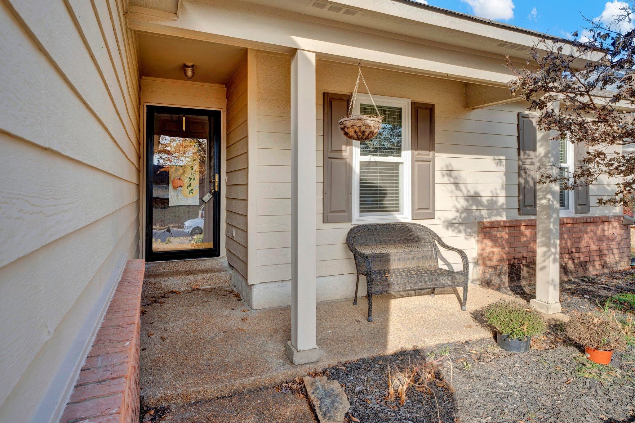 9652 MEADOW GREEN CV