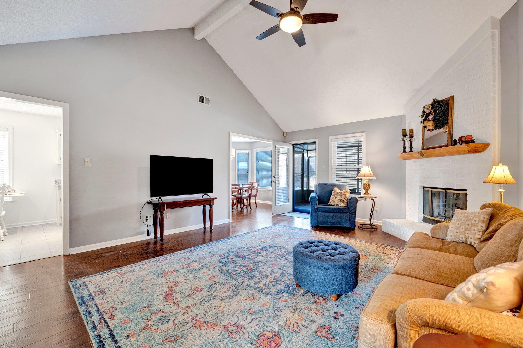 9652 MEADOW GREEN CV