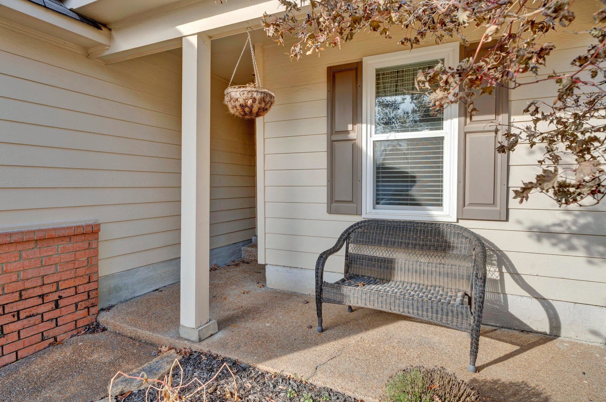 9652 MEADOW GREEN CV