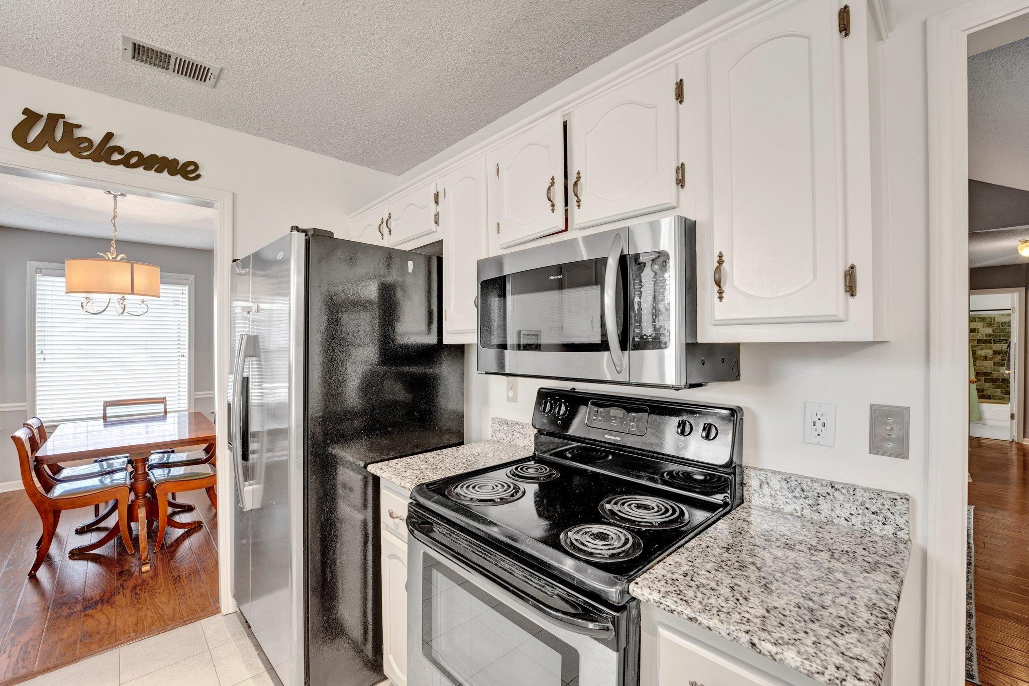 9652 MEADOW GREEN CV