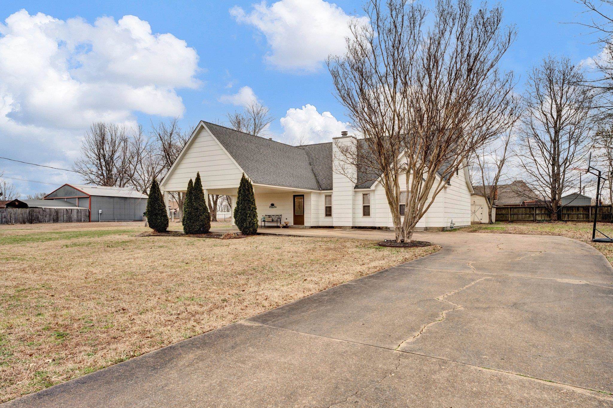 60 ANITA DR