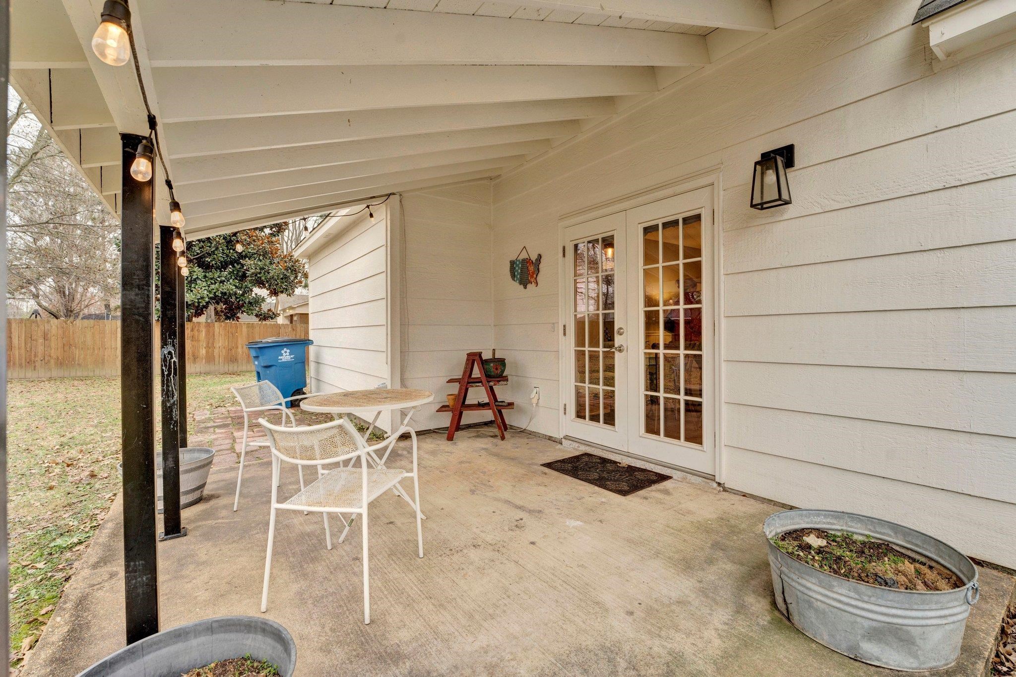 60 ANITA DR