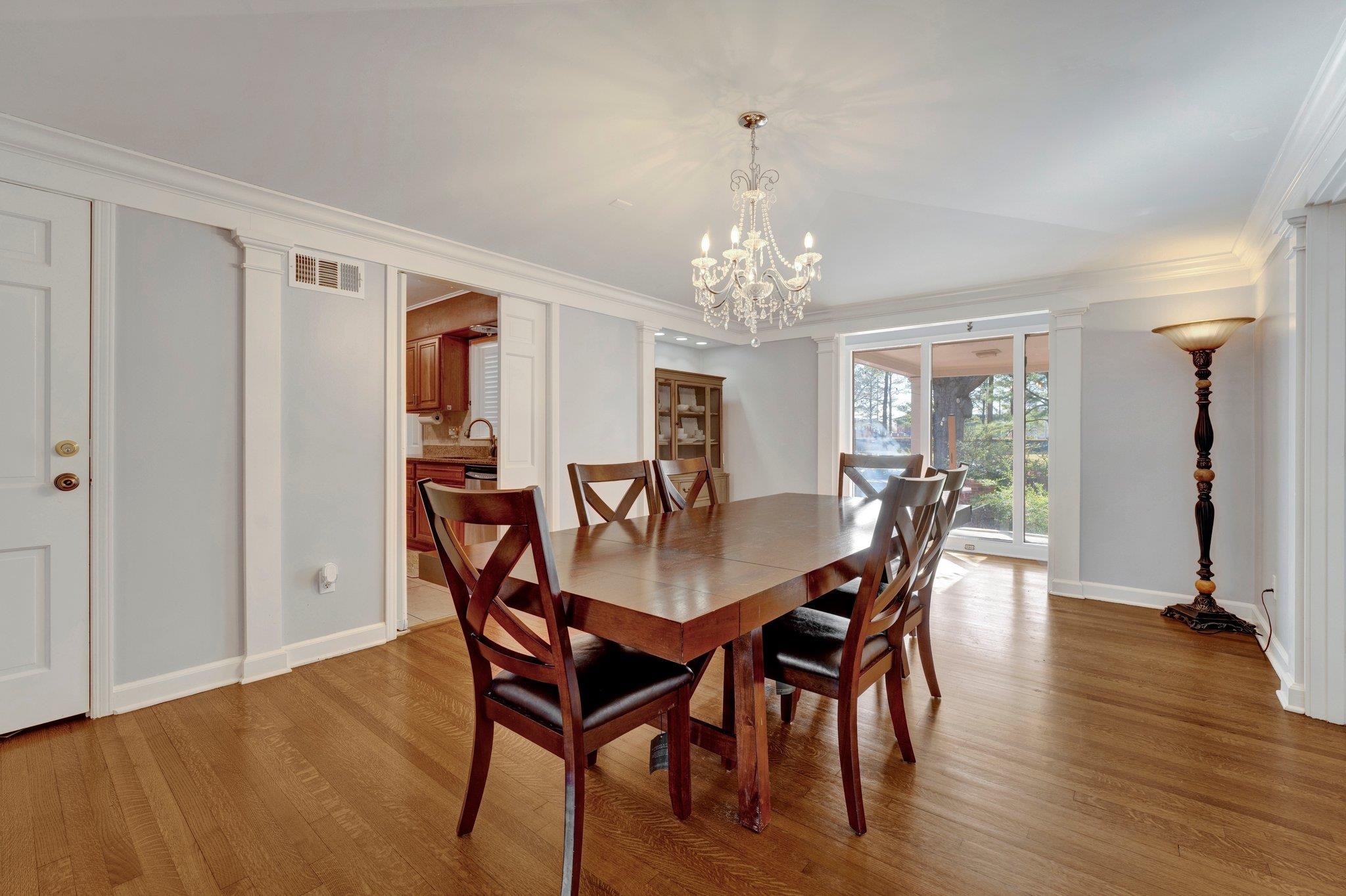 1089 OAK RIDGE DR