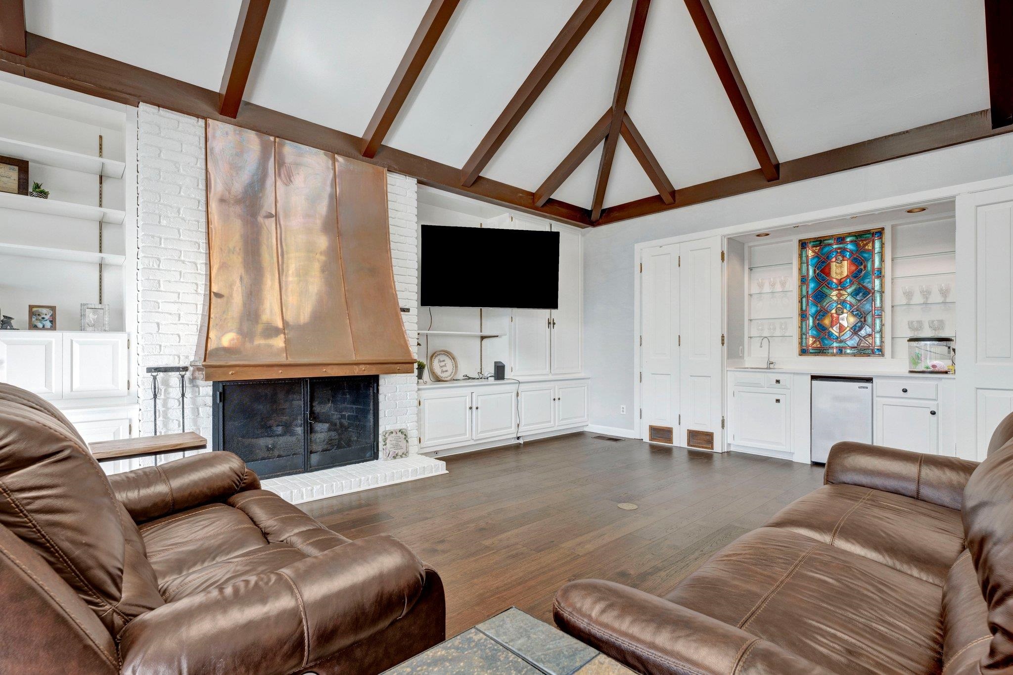 1089 OAK RIDGE DR