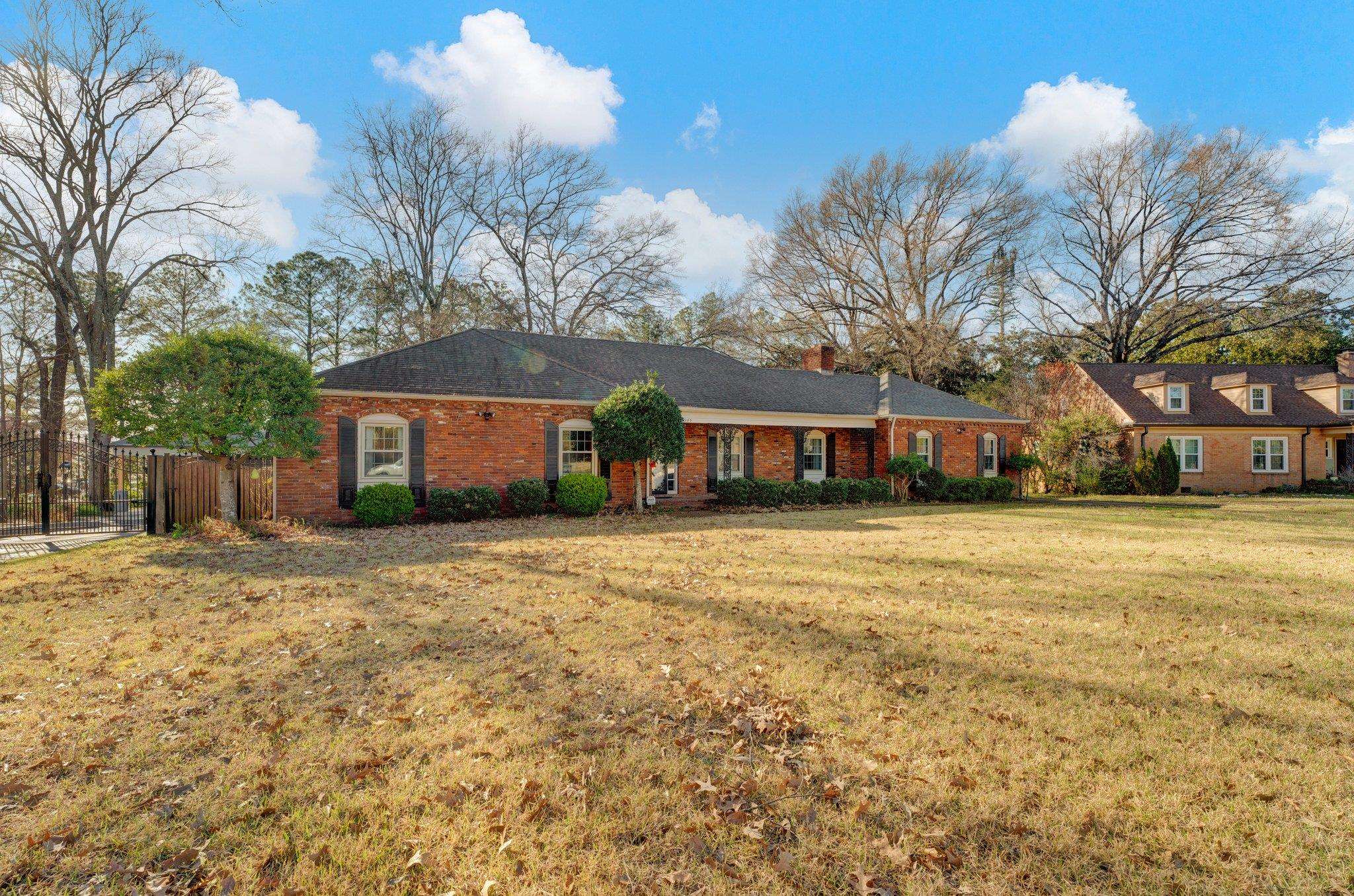1089 OAK RIDGE DR