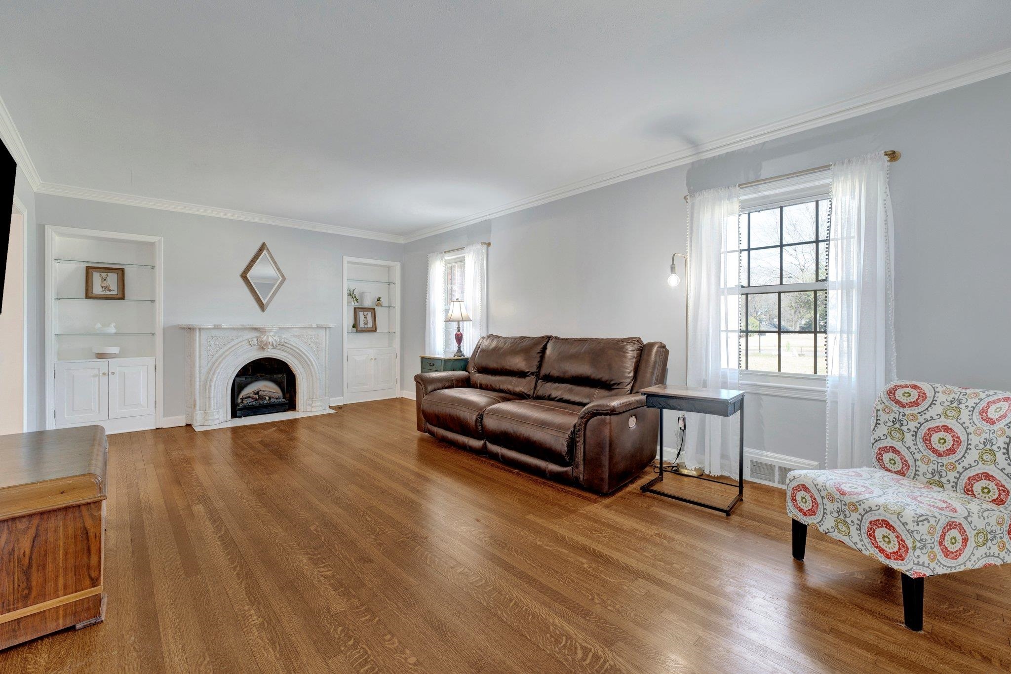 1089 OAK RIDGE DR