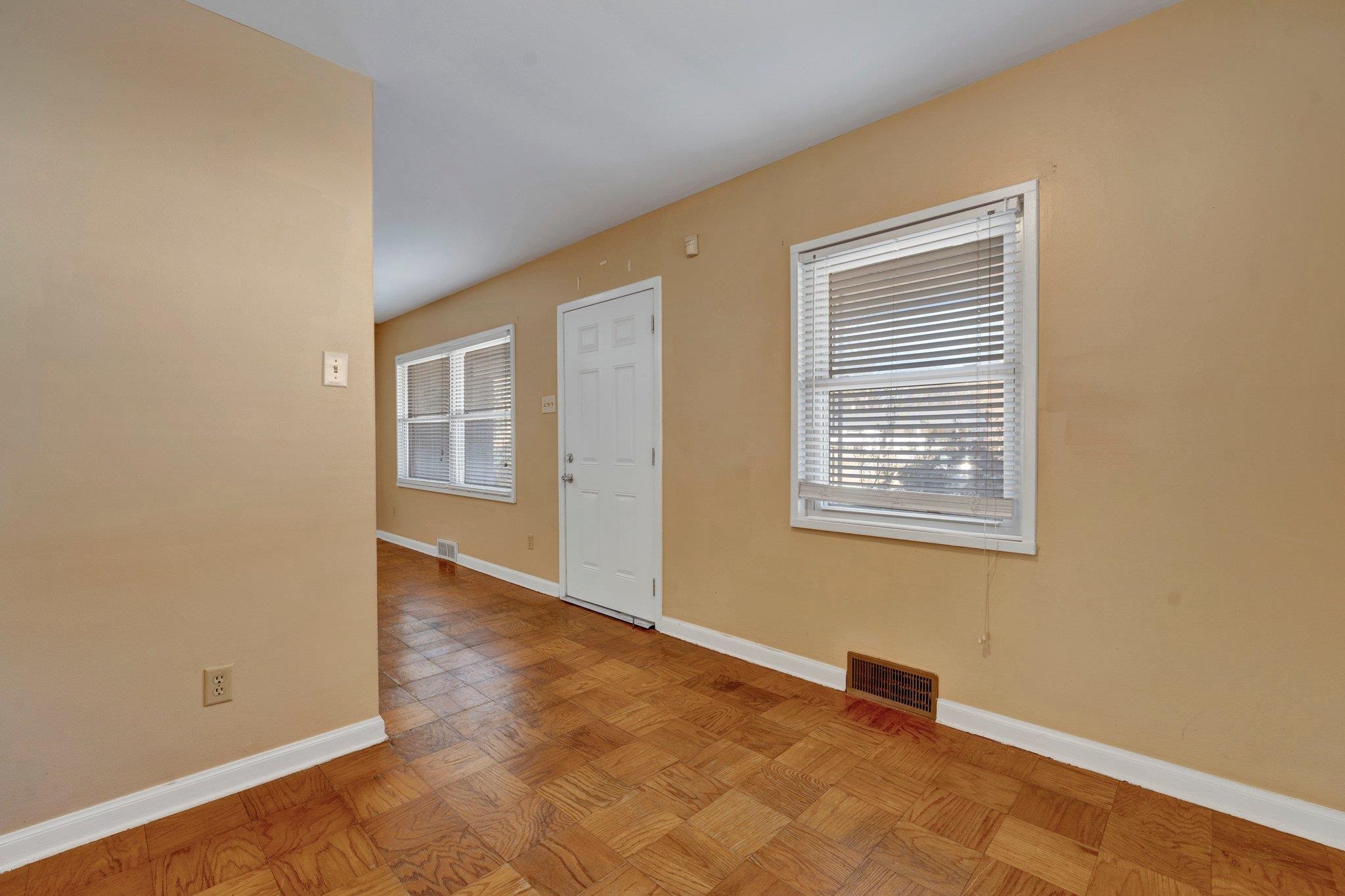 5387 BRANTFORD AVE