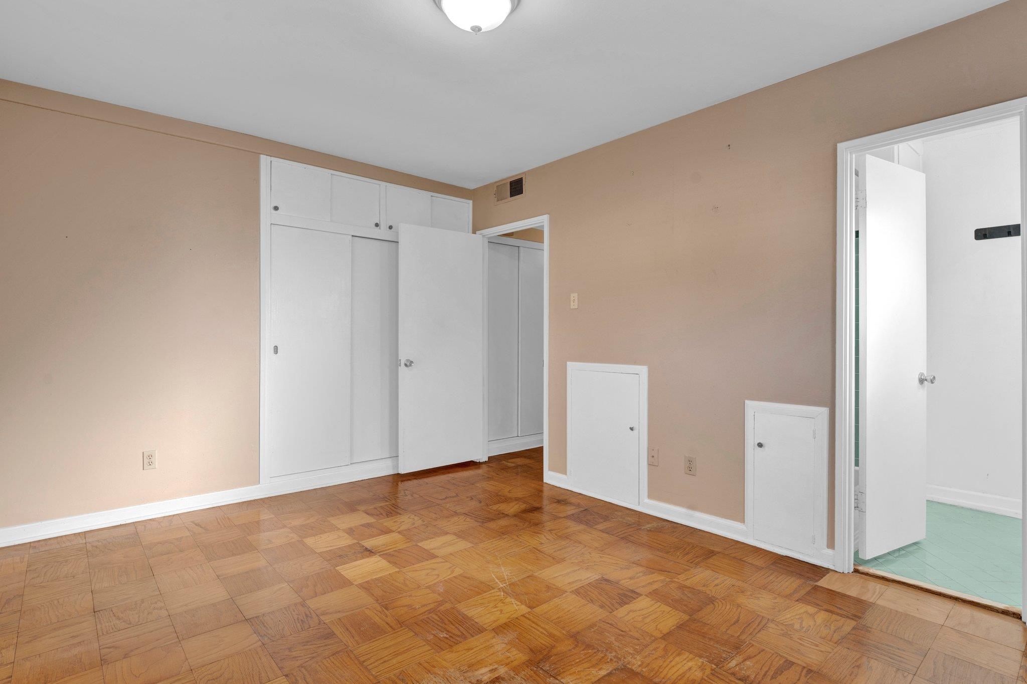 5387 BRANTFORD AVE
