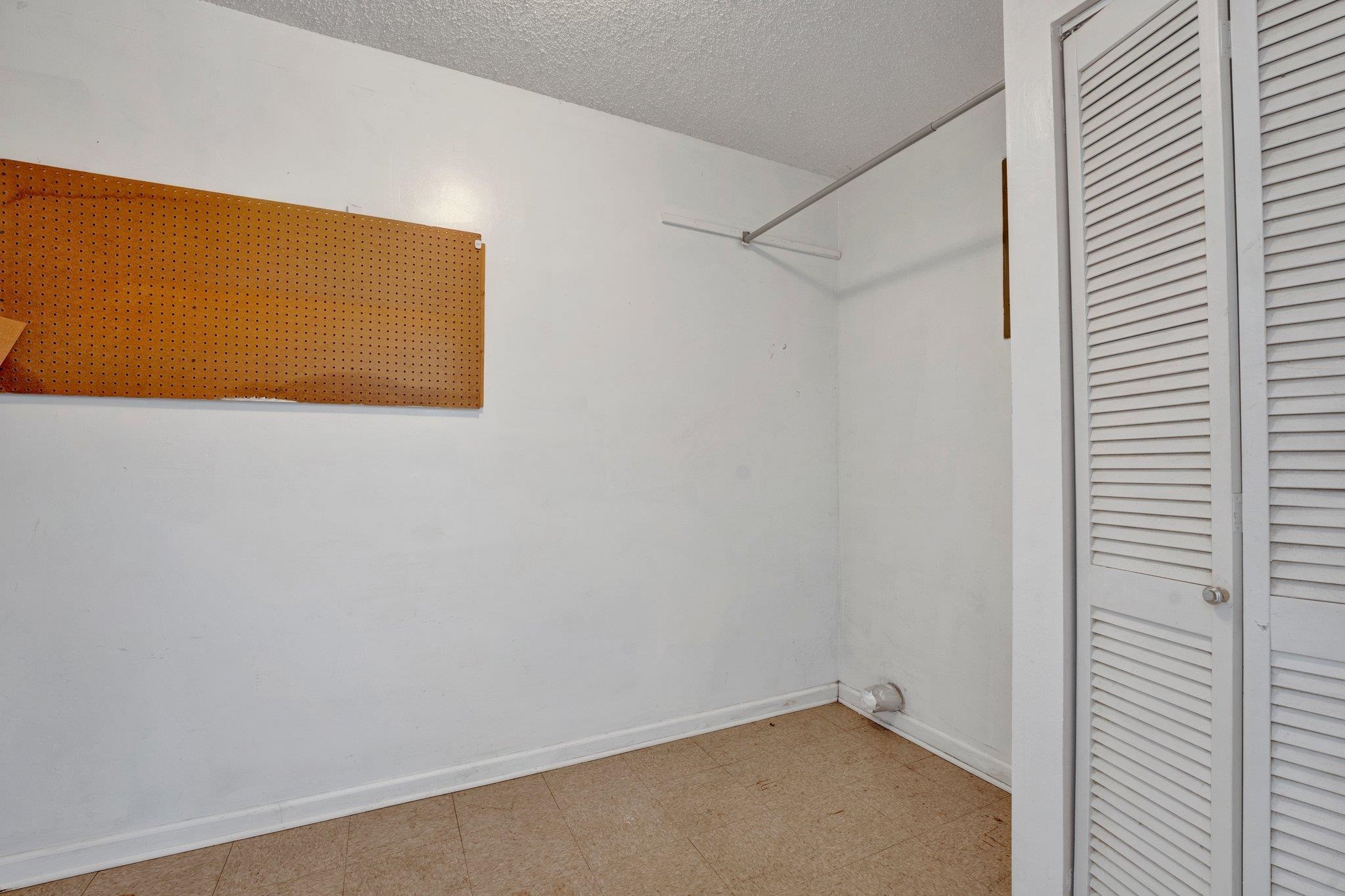 5387 BRANTFORD AVE