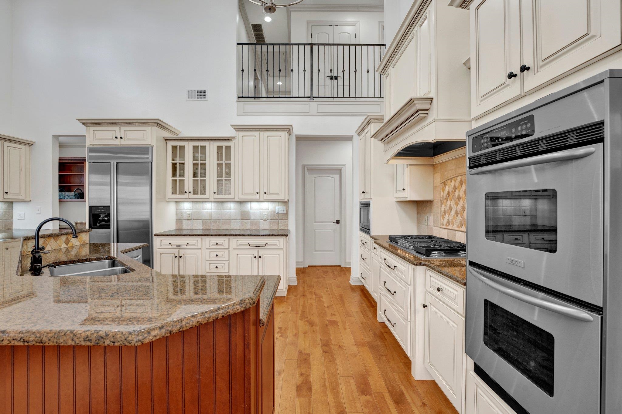 3930 POINTE DR