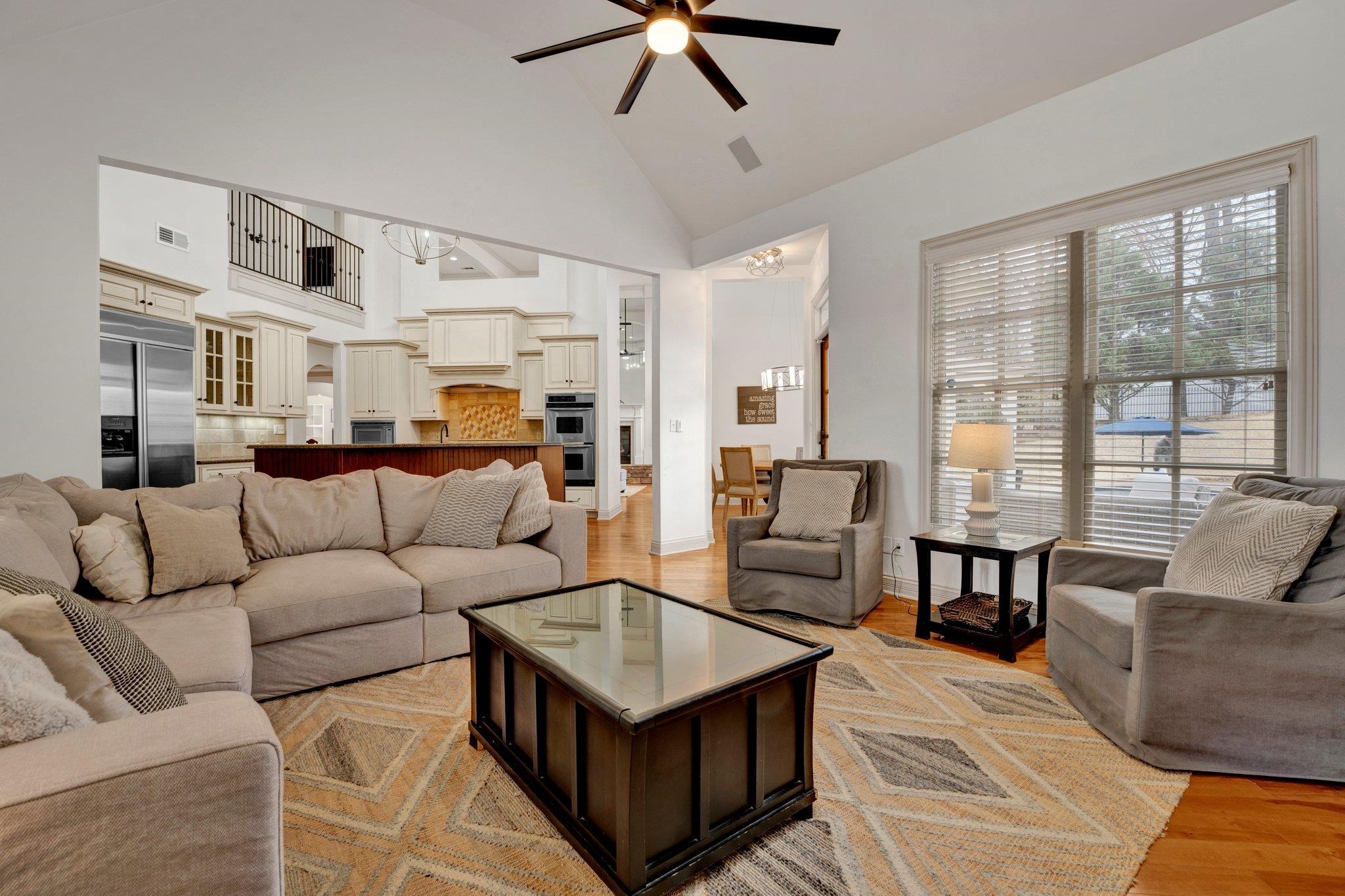 3930 POINTE DR