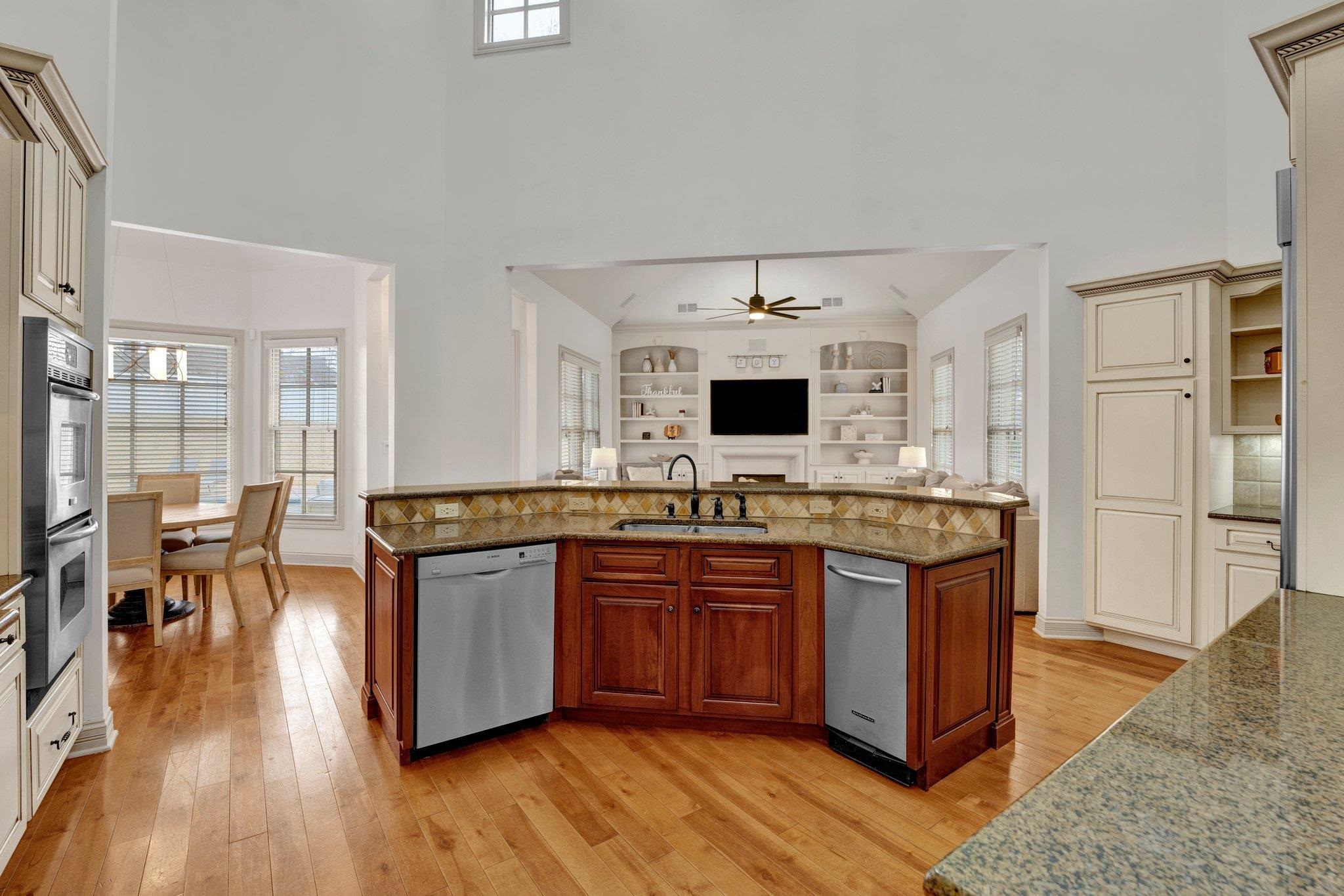 3930 POINTE DR