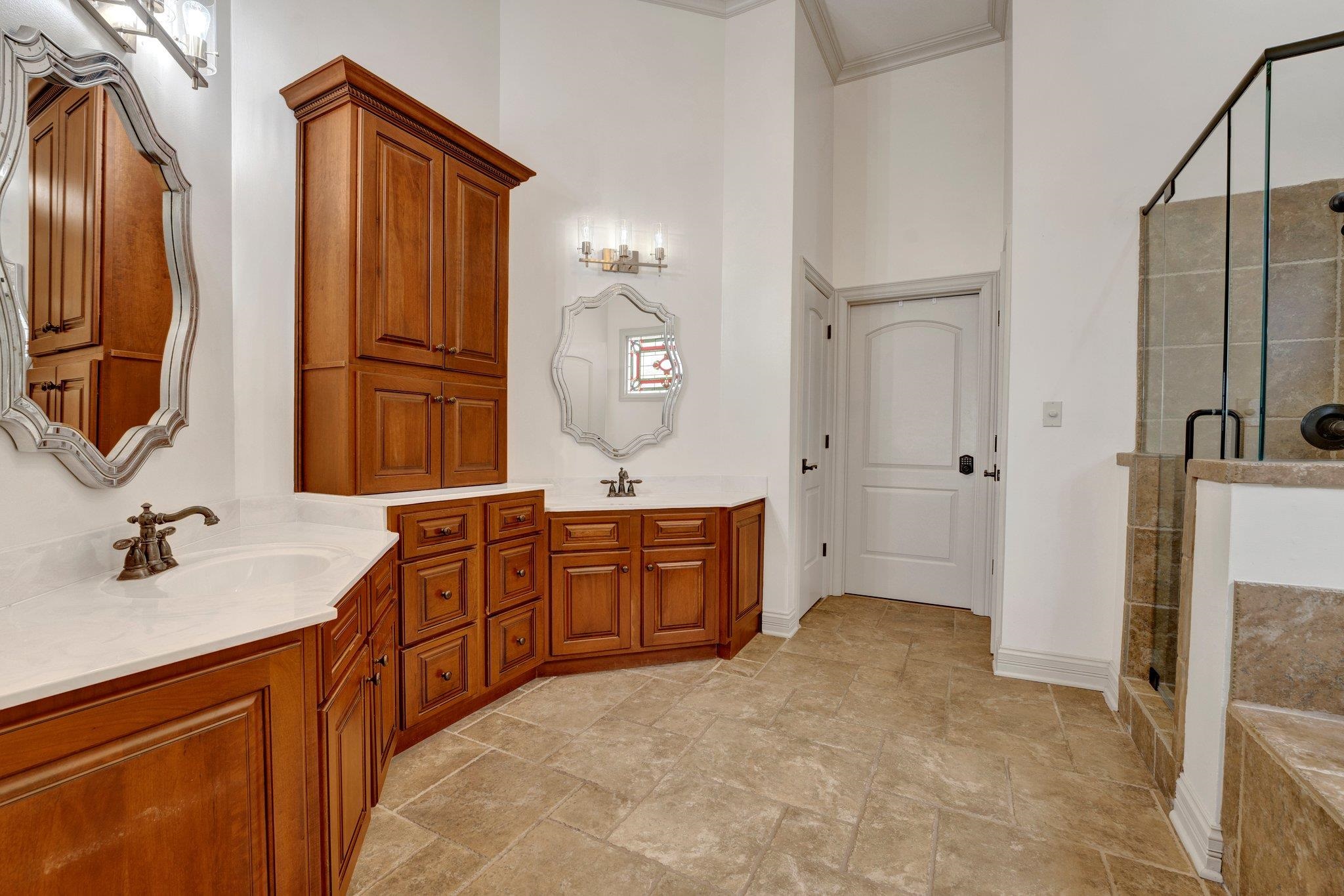 3930 POINTE DR