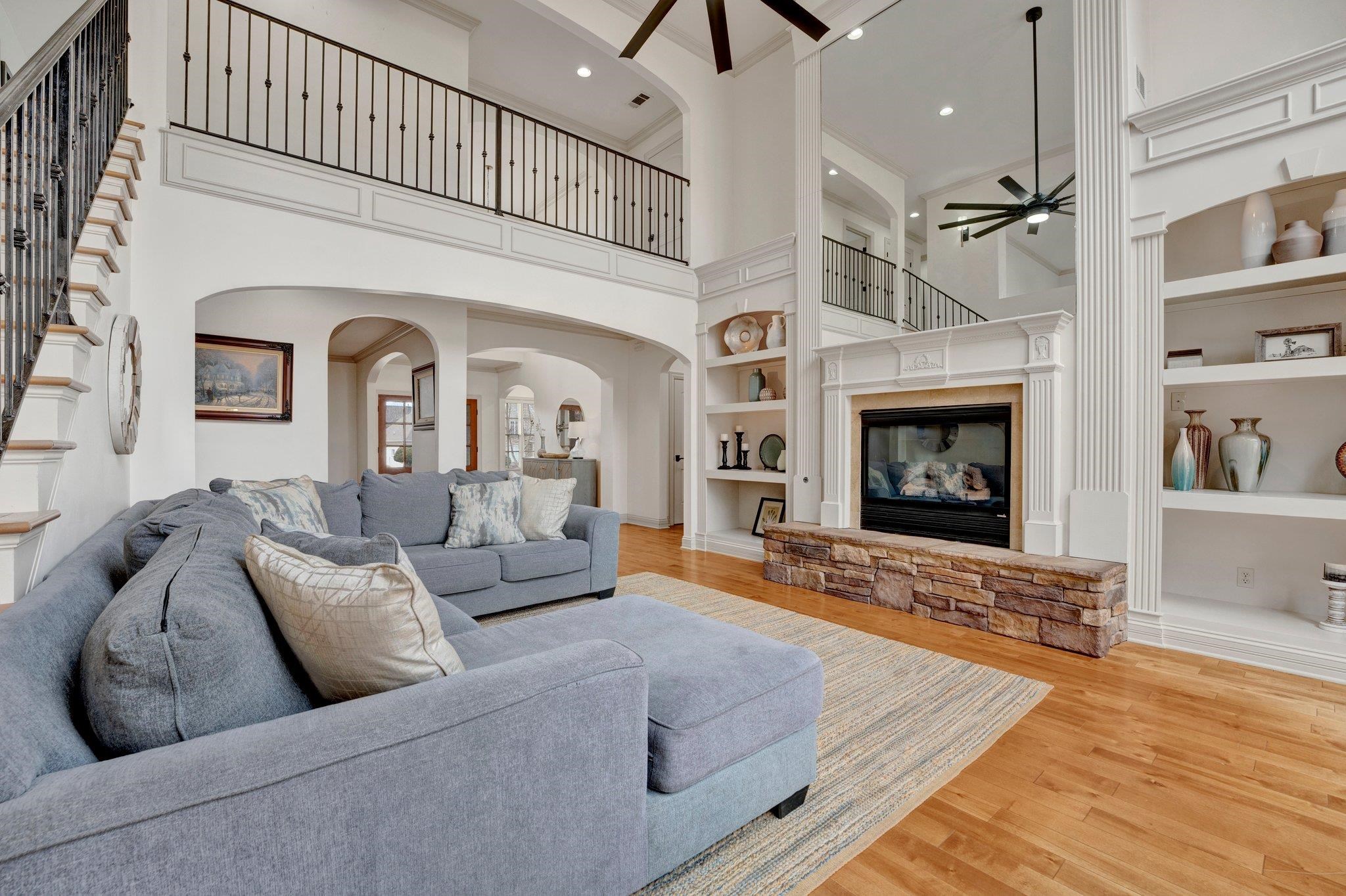 3930 POINTE DR