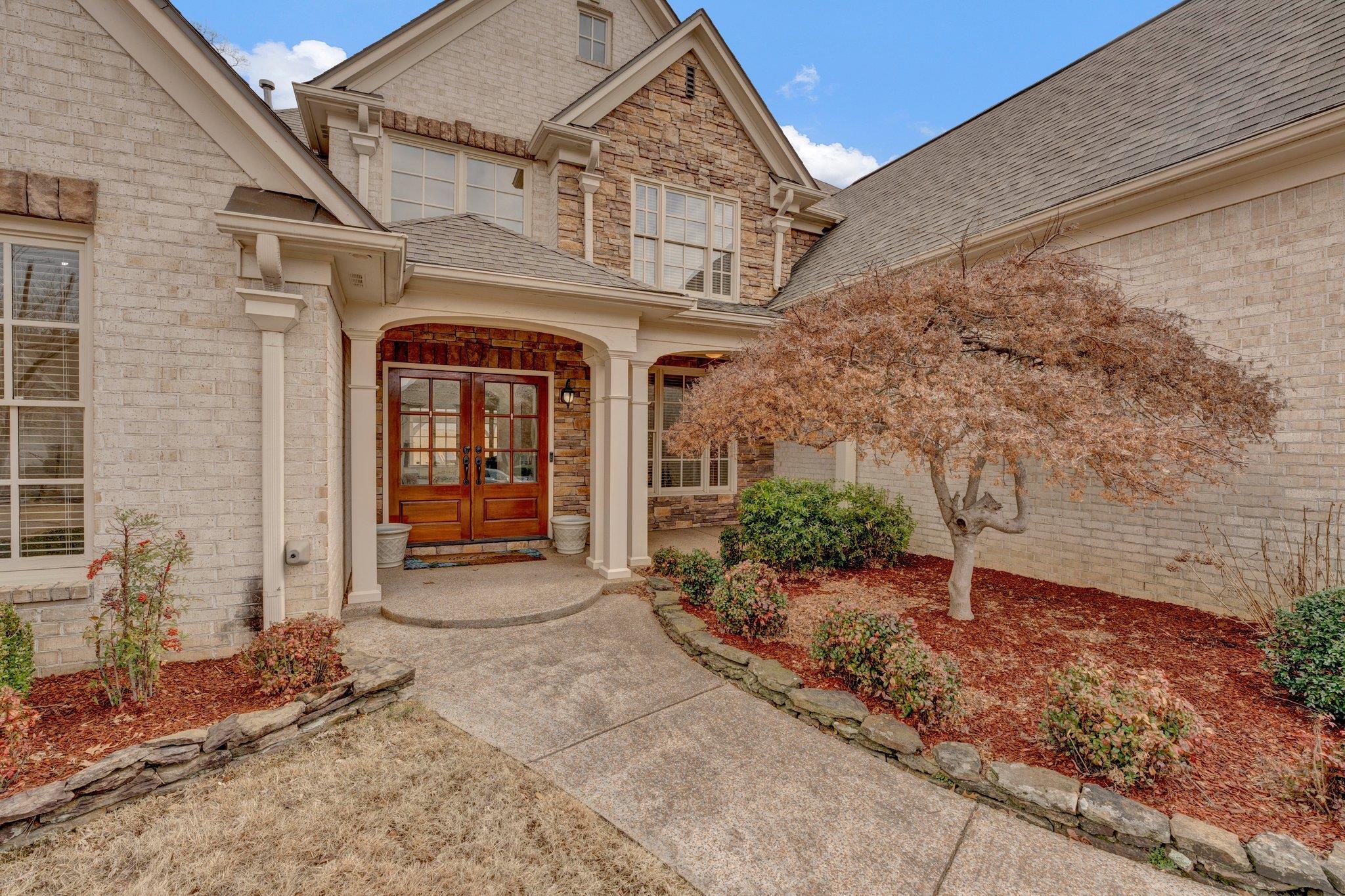 3930 POINTE DR