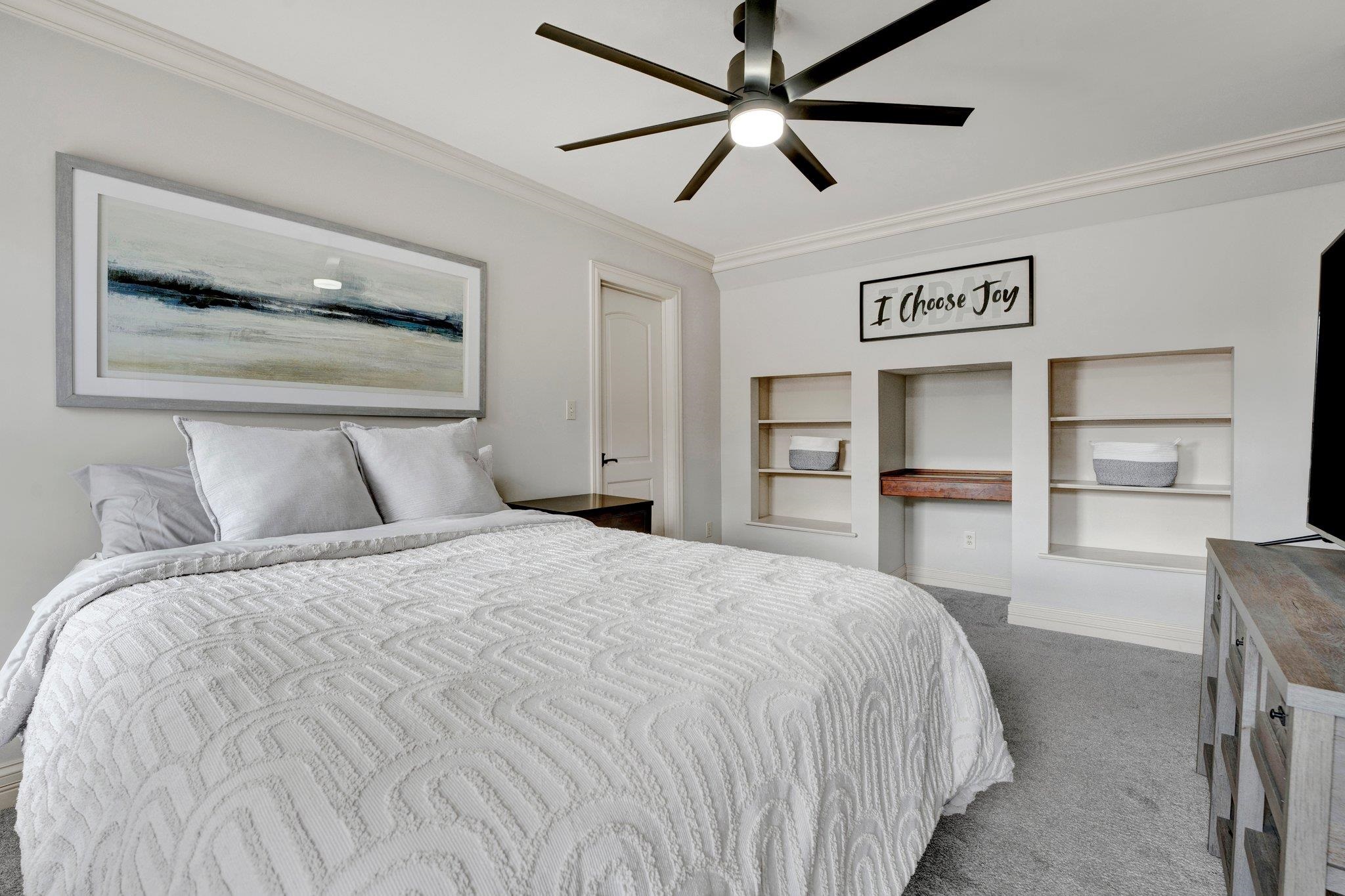 3930 POINTE DR