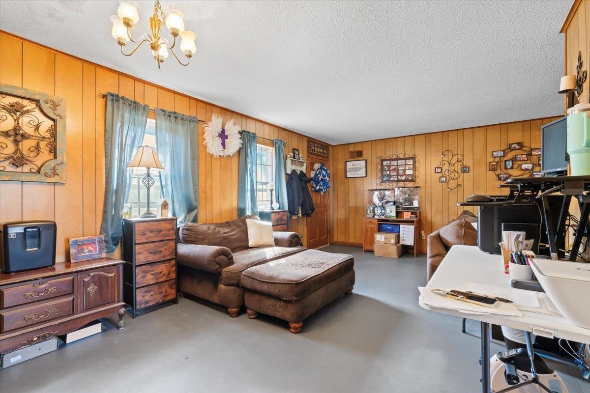 4106 CRENSHAW RD