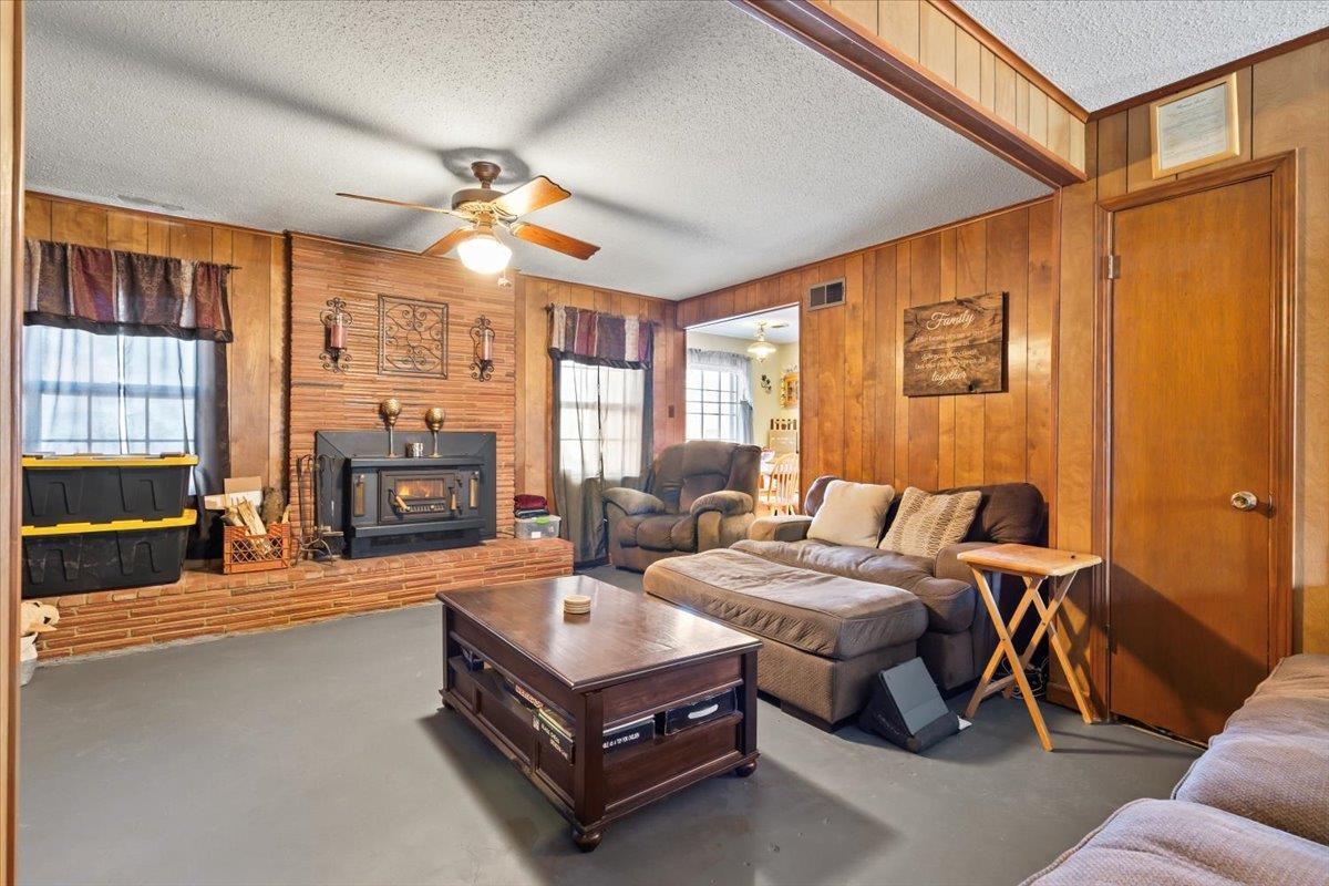 4106 CRENSHAW RD