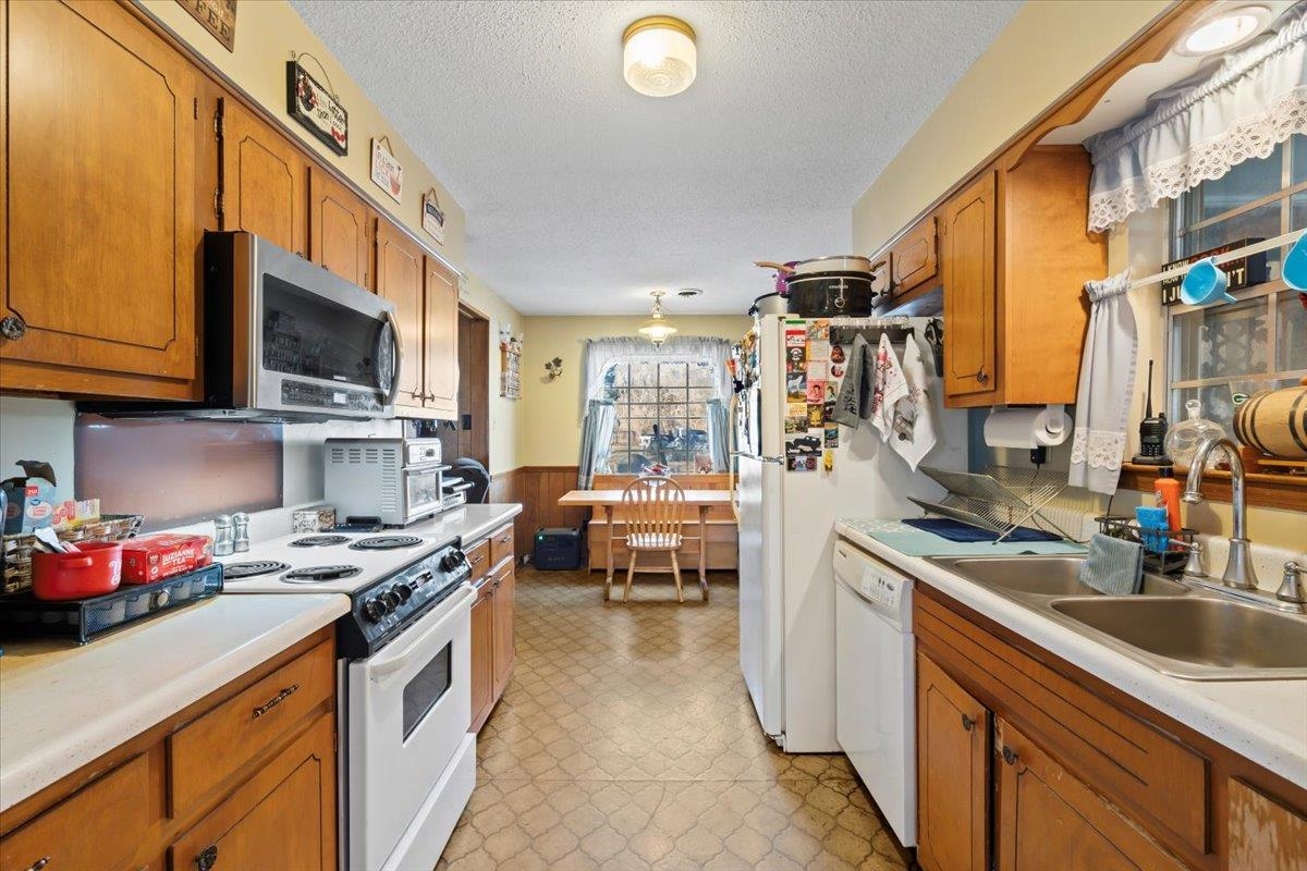 4106 CRENSHAW RD