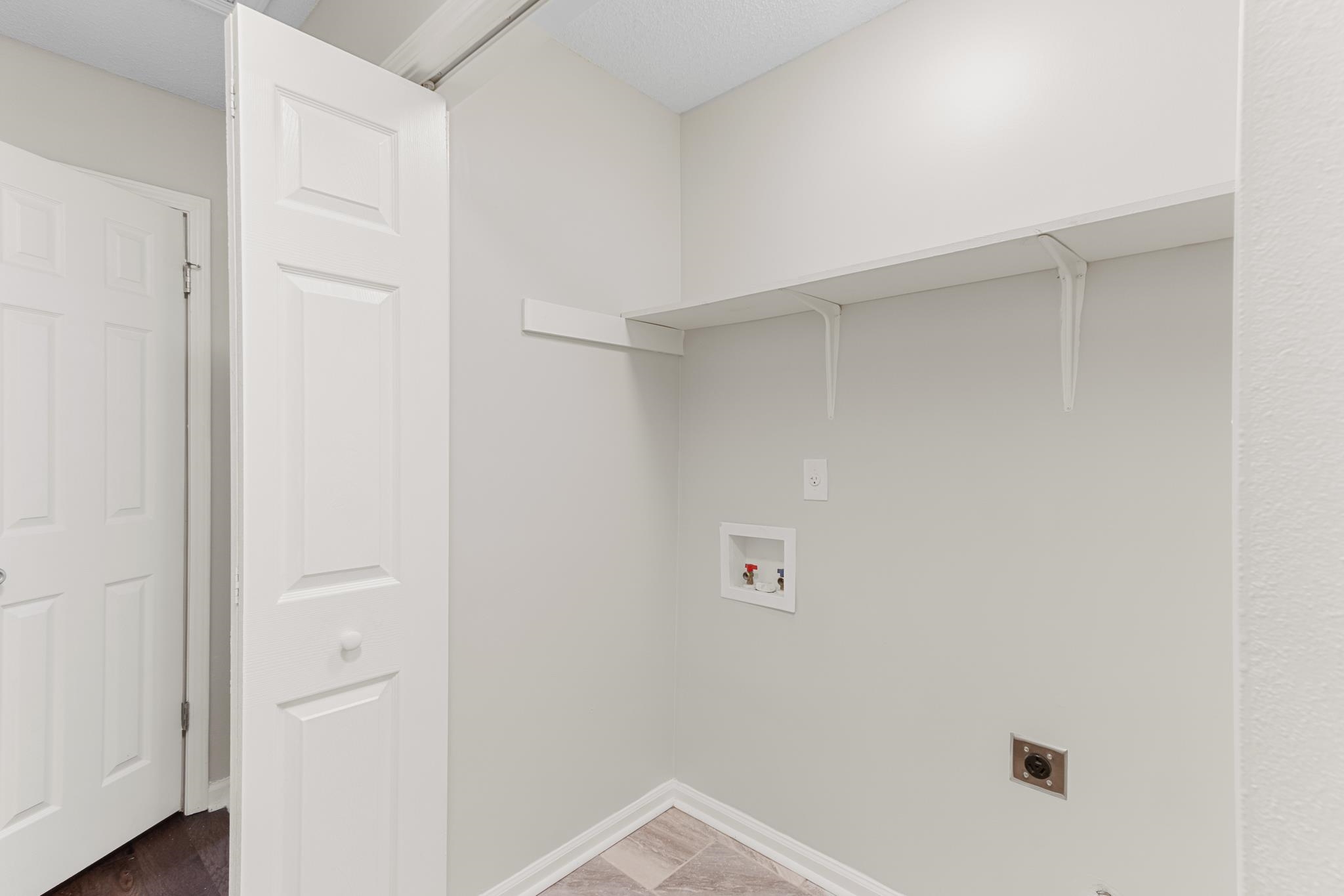 7474 APPLING ESTATE DR