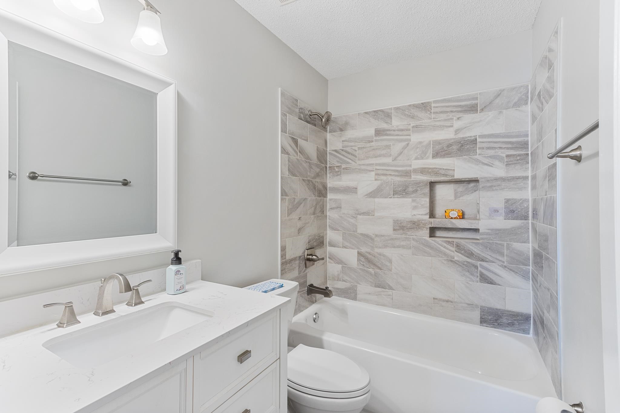 7474 APPLING ESTATE DR