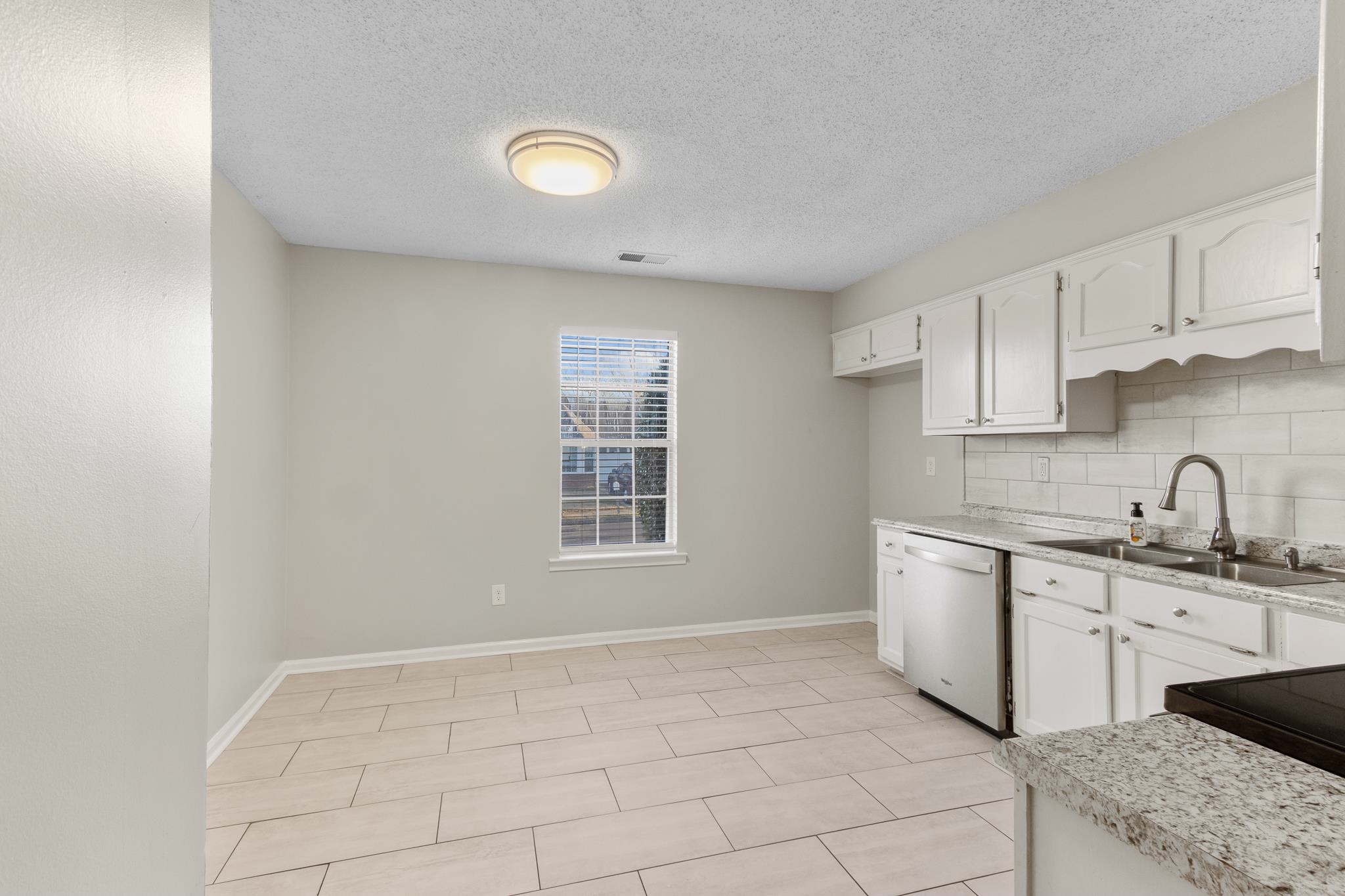 7474 APPLING ESTATE DR